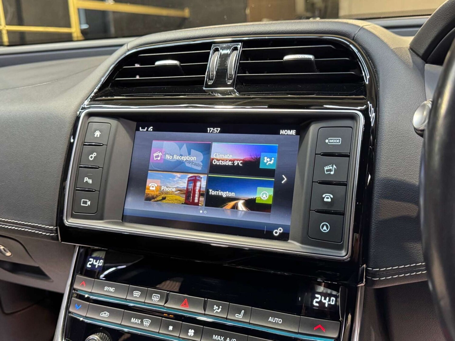 Used Jaguar XE 2018 for sale - 77355466: Photo 48