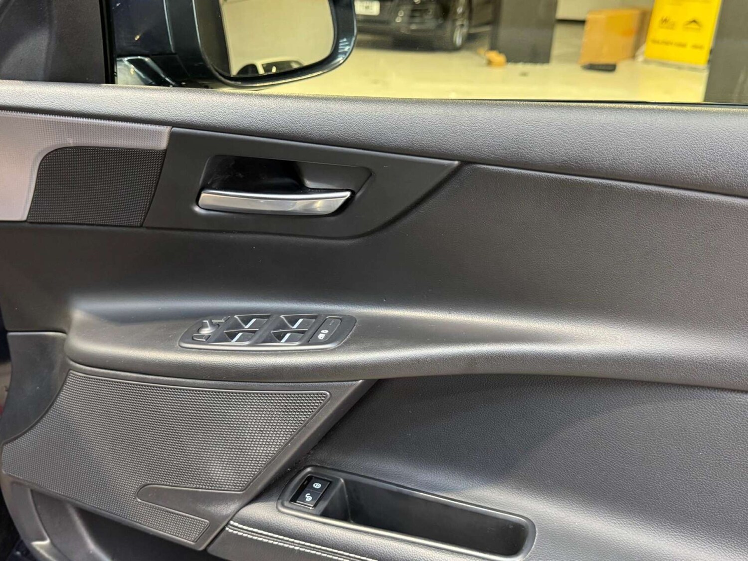 Used Jaguar XE 2018 for sale - 77355466: Photo 57