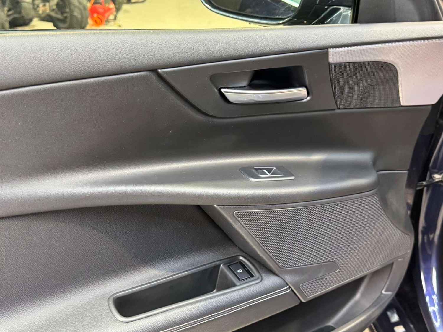 Used Jaguar XE 2018 for sale - 77355466: Photo 70