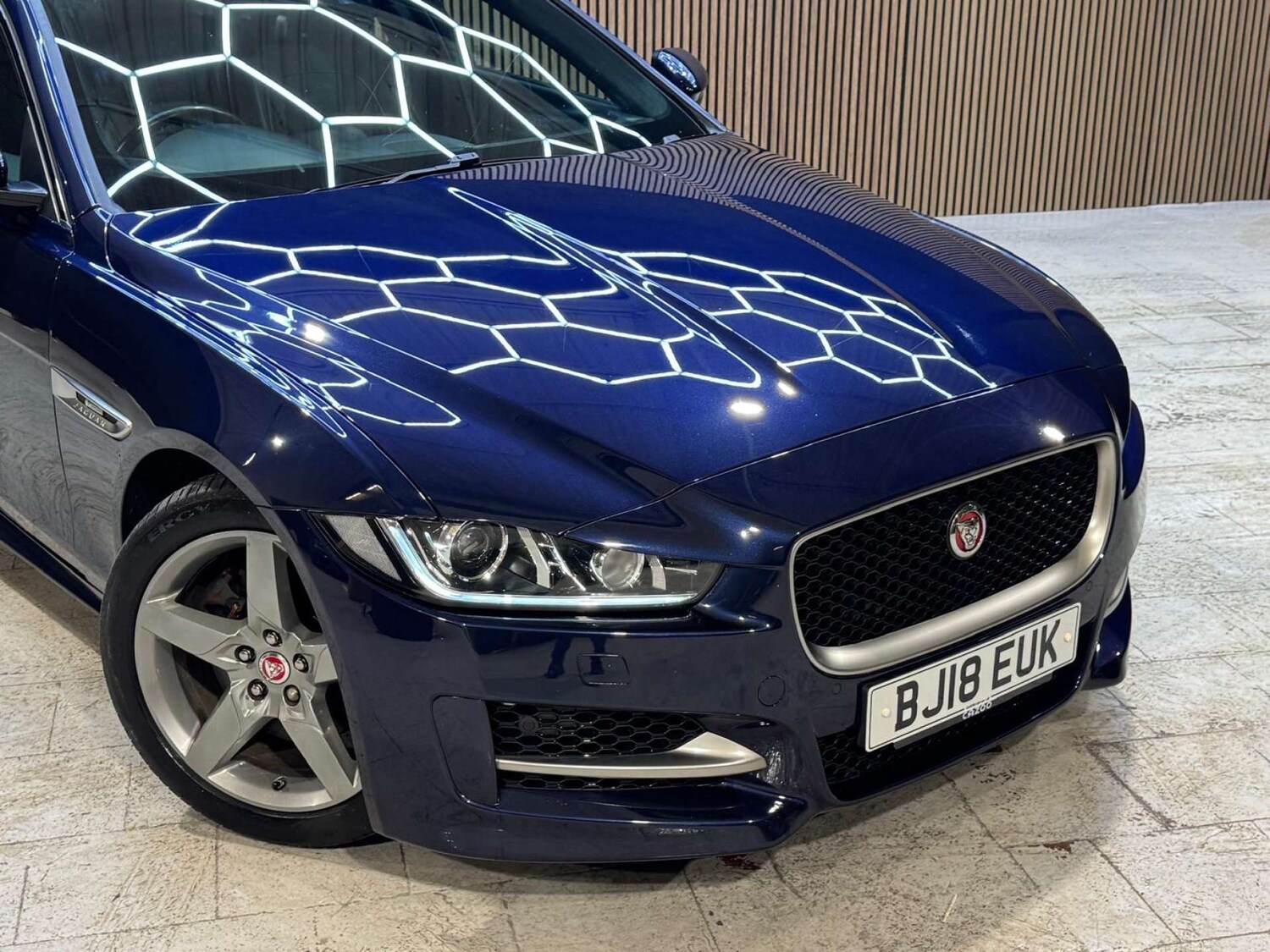 Used Jaguar XE 2018 for sale - 77355466: Photo 8