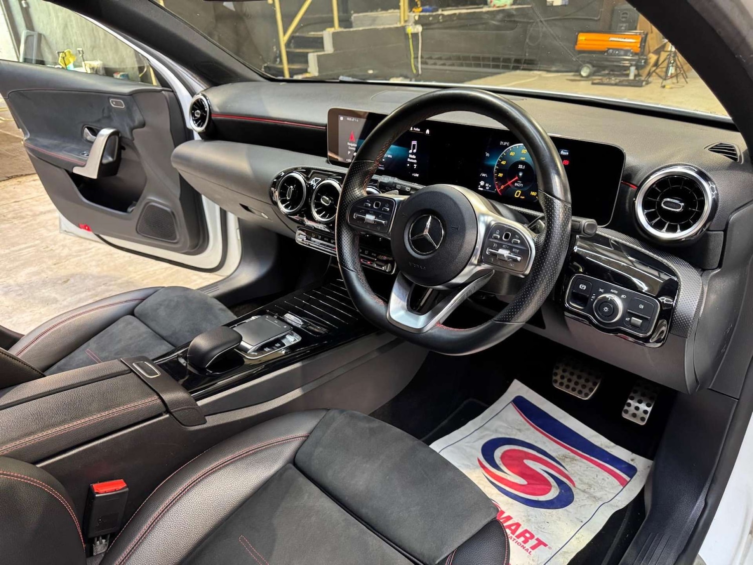 Used Mercedes-Benz A-Class 2018 for sale - 77998535: Photo 3