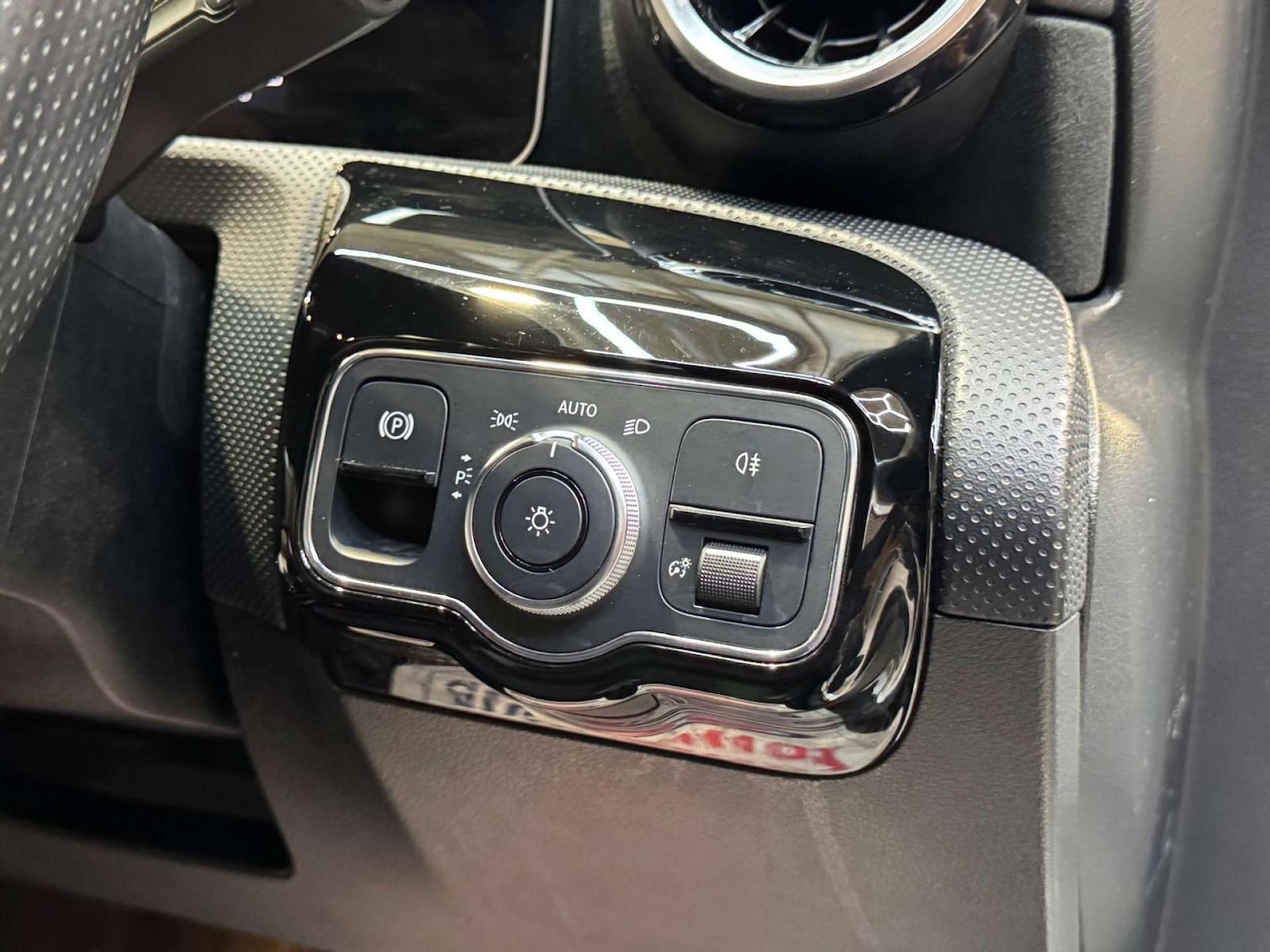 Used Mercedes-Benz A-Class 2018 for sale - 77998535: Photo 54