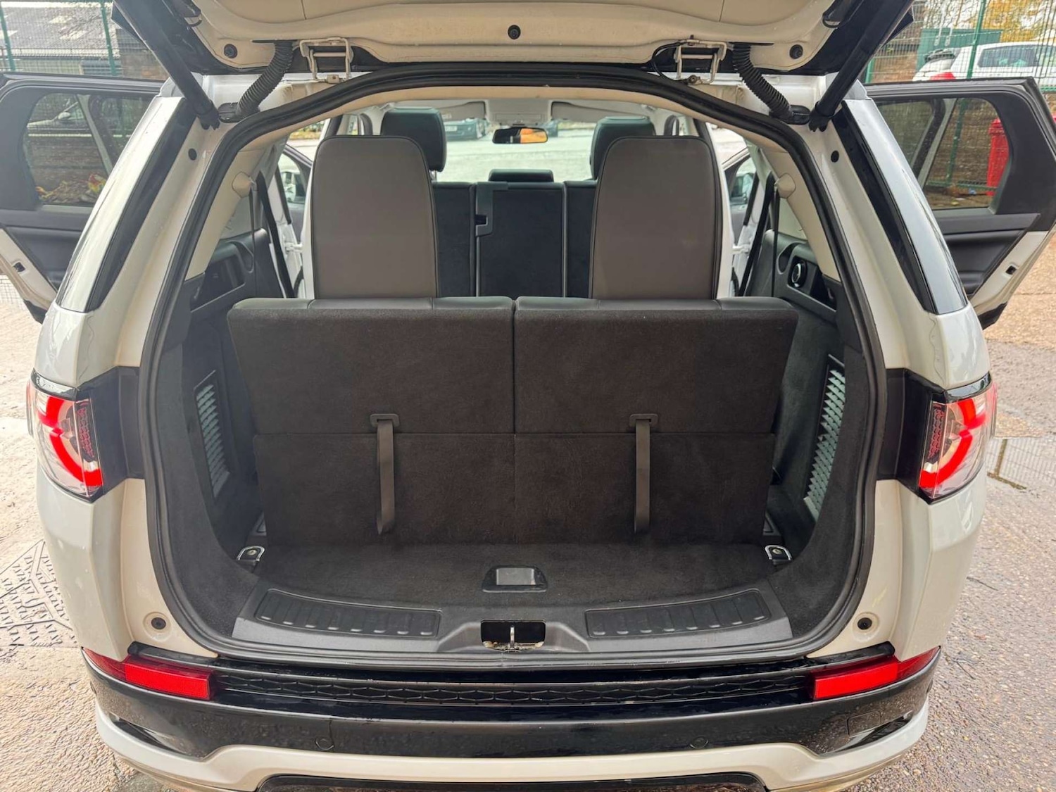 Used Land Rover Discovery Sport 2018 for sale - 76554488: Photo 28