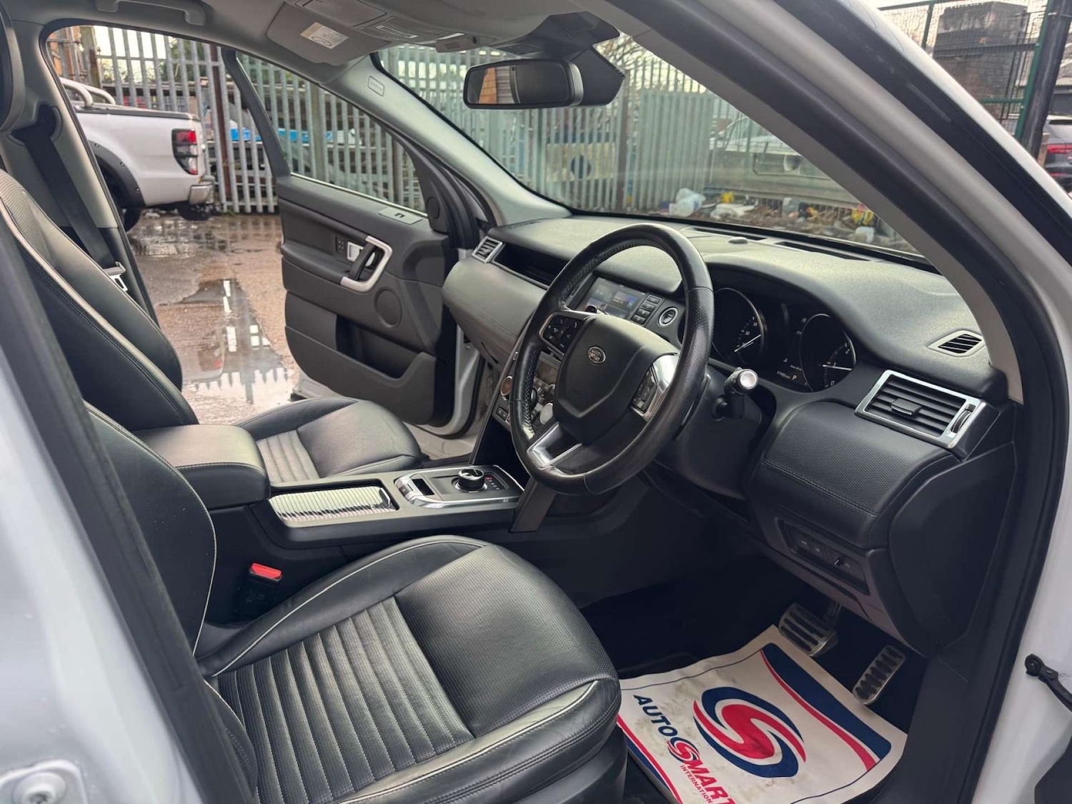 Used Land Rover Discovery Sport 2018 for sale - 76554488: Photo 3