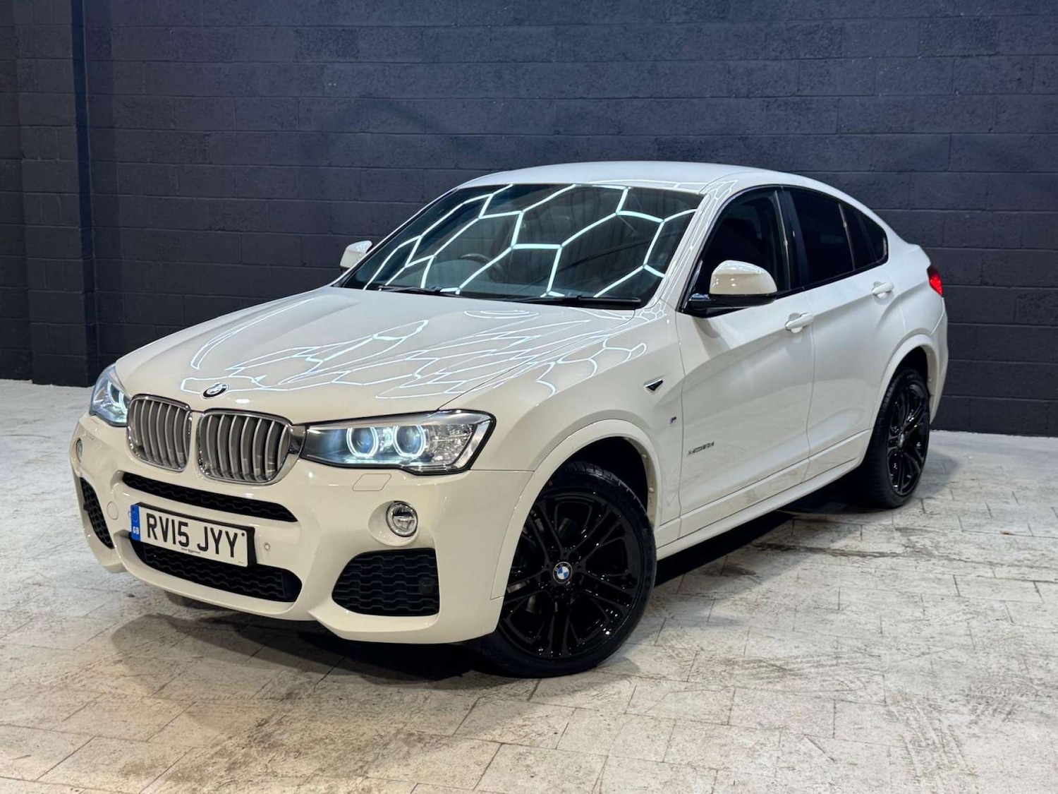 Used BMW X4 2015 for sale - 76602153: Photo 4