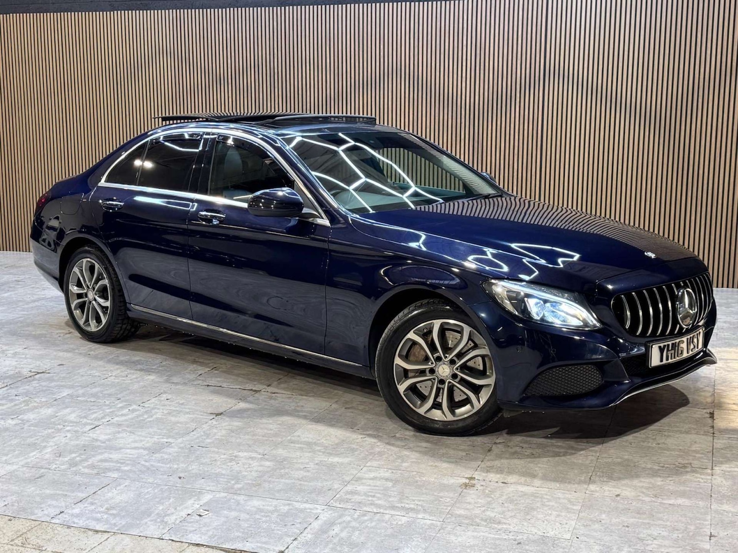 Used Mercedes-Benz C Class 2016 for sale - 77715630: Photo 13