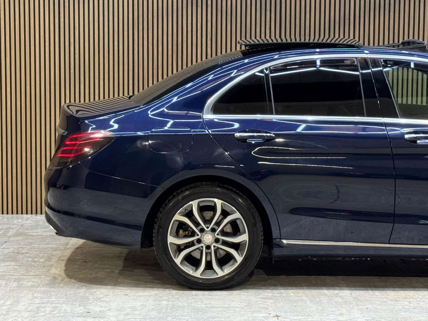 Used Mercedes-Benz C Class 2016 for sale - 77715630: Photo 17