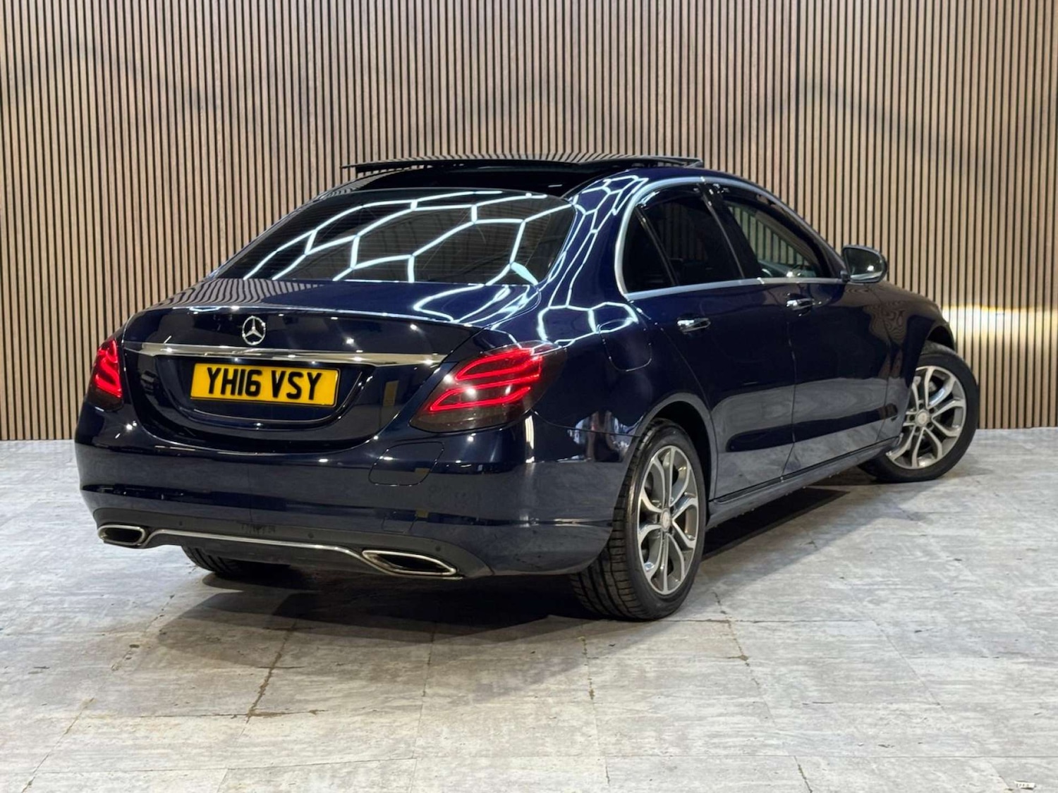 Used Mercedes-Benz C Class 2016 for sale - 77715630: Photo 23