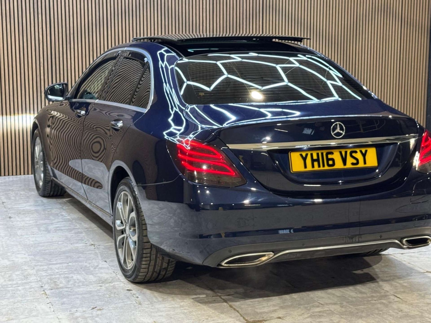 Used Mercedes-Benz C Class 2016 for sale - 77715630: Photo 24