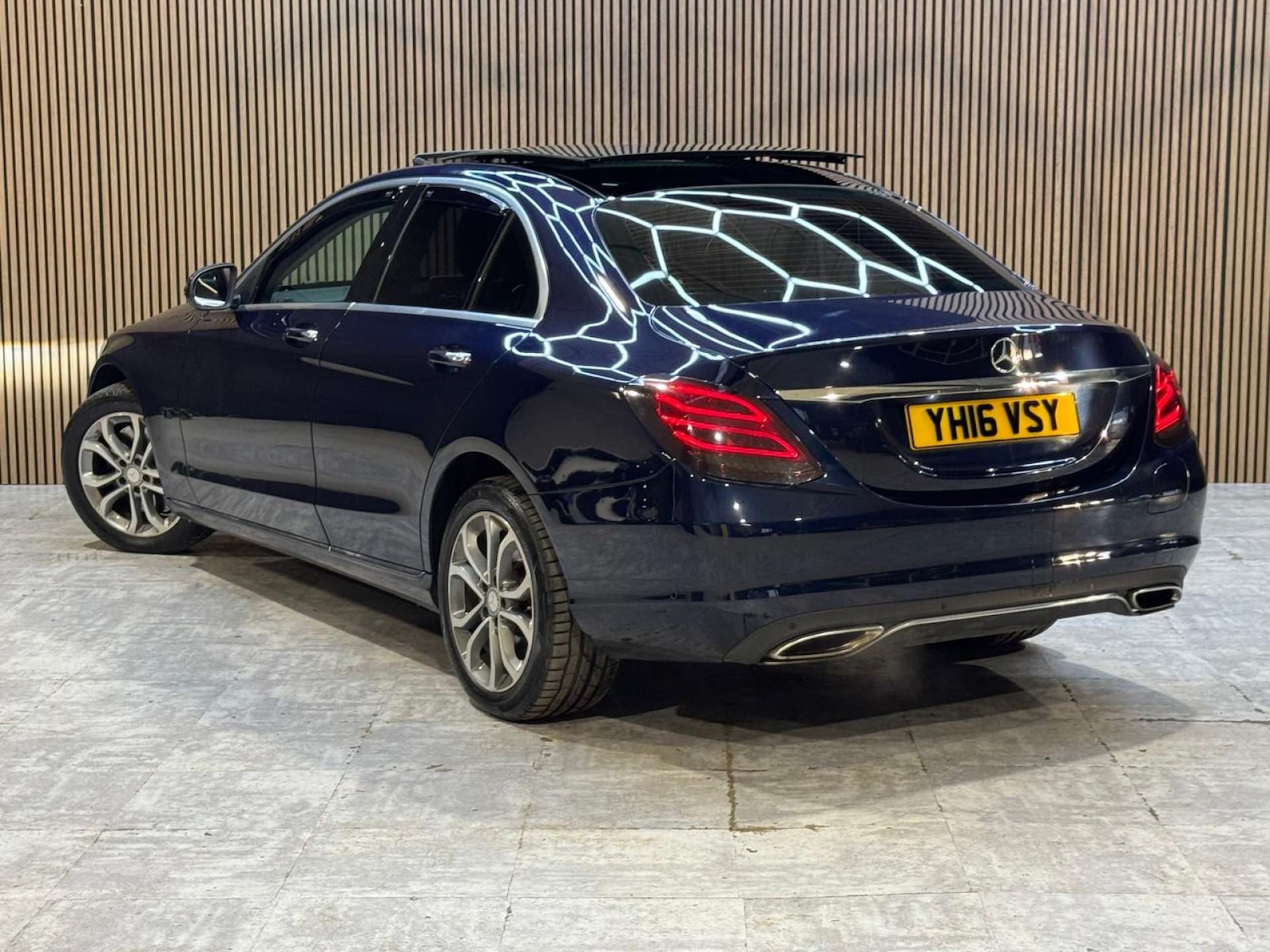 Used Mercedes-Benz C Class 2016 for sale - 77715630: Photo 27