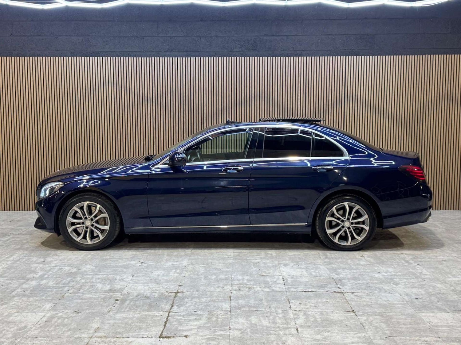 Used Mercedes-Benz C Class 2016 for sale - 77715630: Photo 30