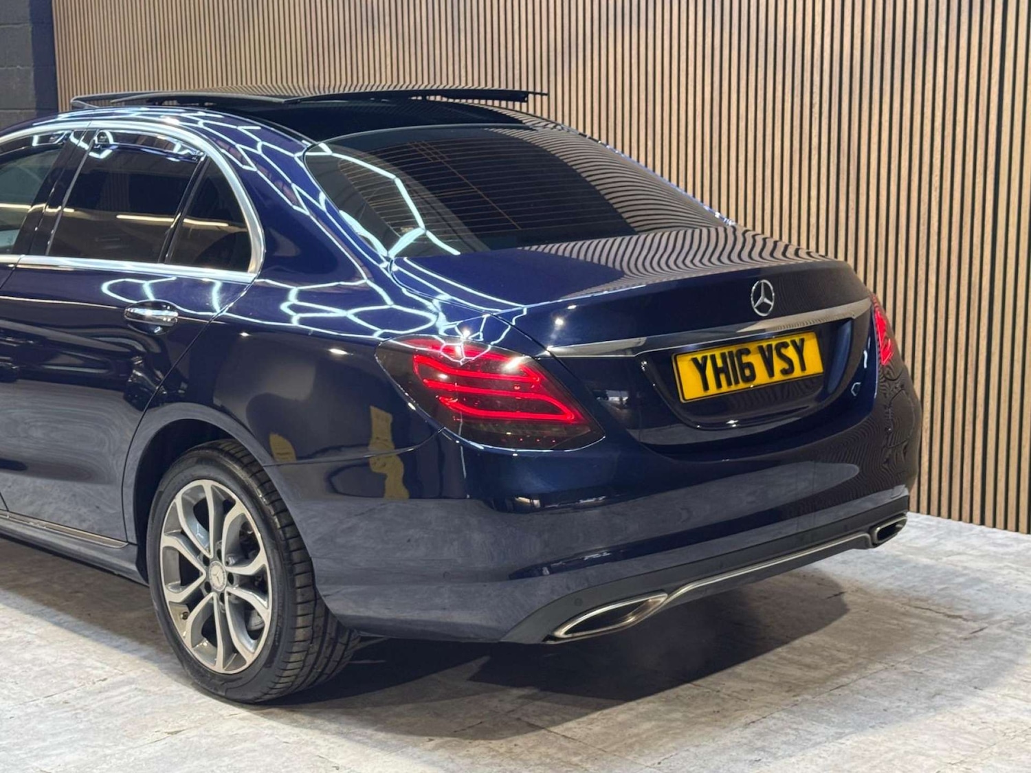 Used Mercedes-Benz C Class 2016 for sale - 77715630: Photo 32