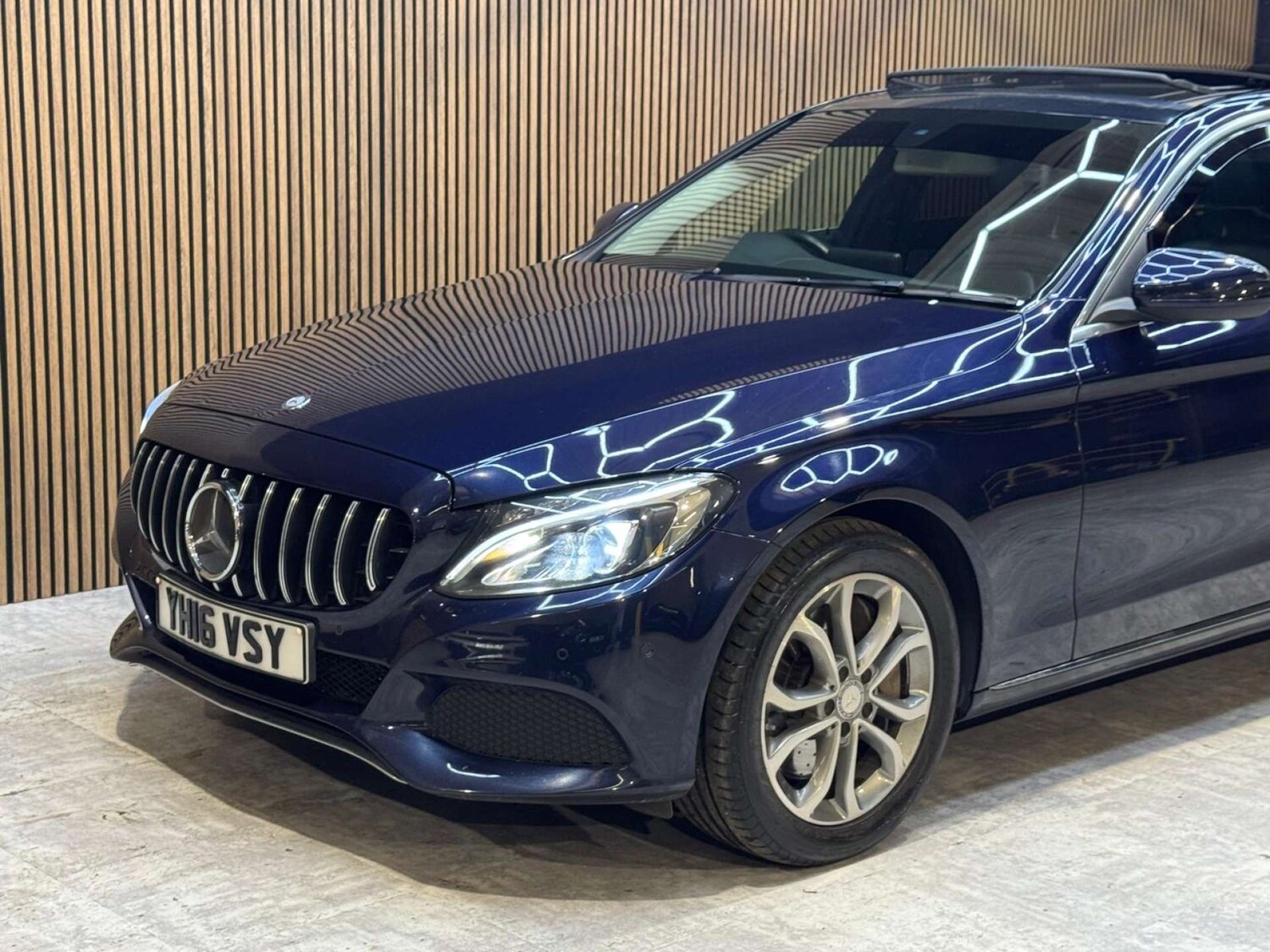 Used Mercedes-Benz C Class 2016 for sale - 77715630: Photo 33