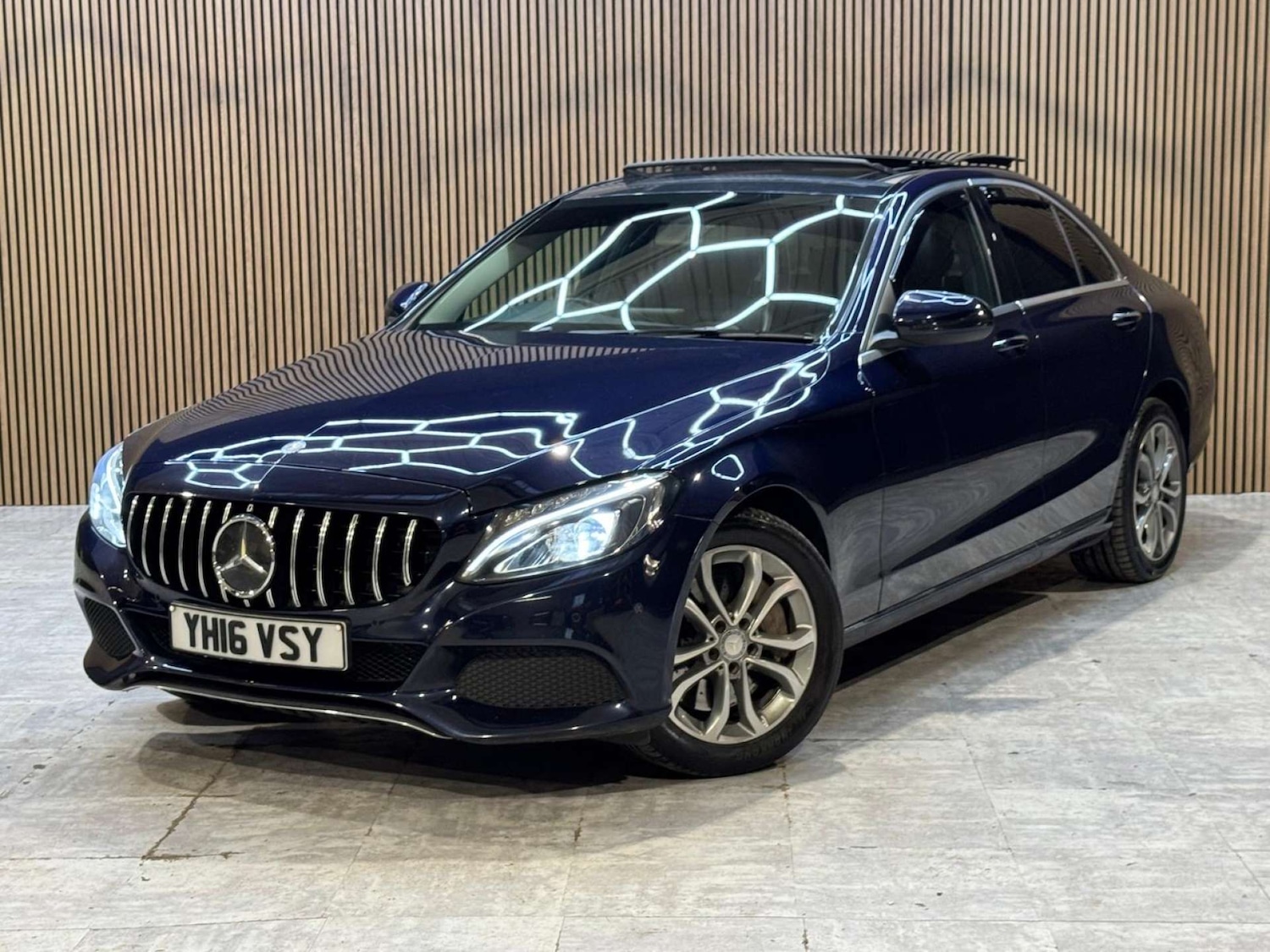 Used Mercedes-Benz C Class 2016 for sale - 77715630: Photo 35