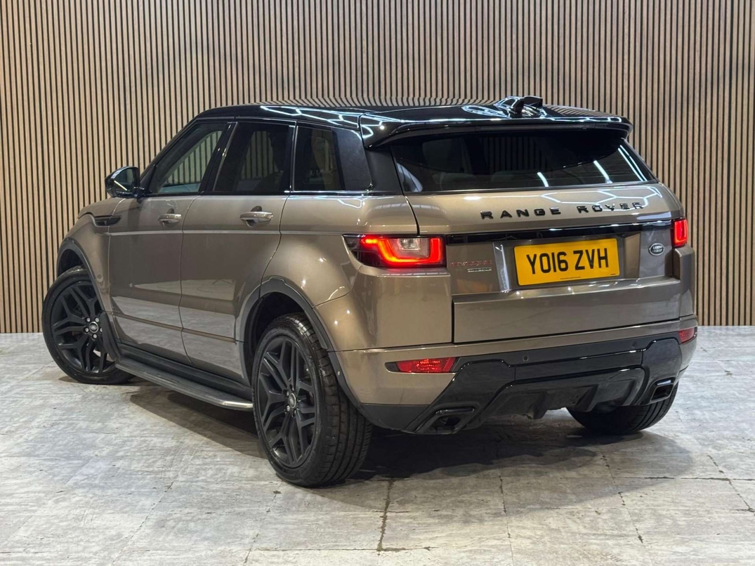 Used Land Rover Range Rover Evoque 2016 for sale - 77775397: Photo 2