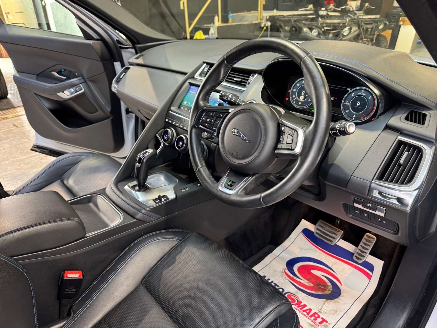 Used Jaguar E-Pace 2019 for sale - 77775396: Photo 3