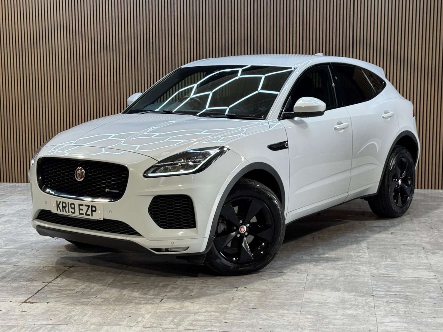 Used Jaguar E-Pace 2019 for sale - 77775396: Photo 5