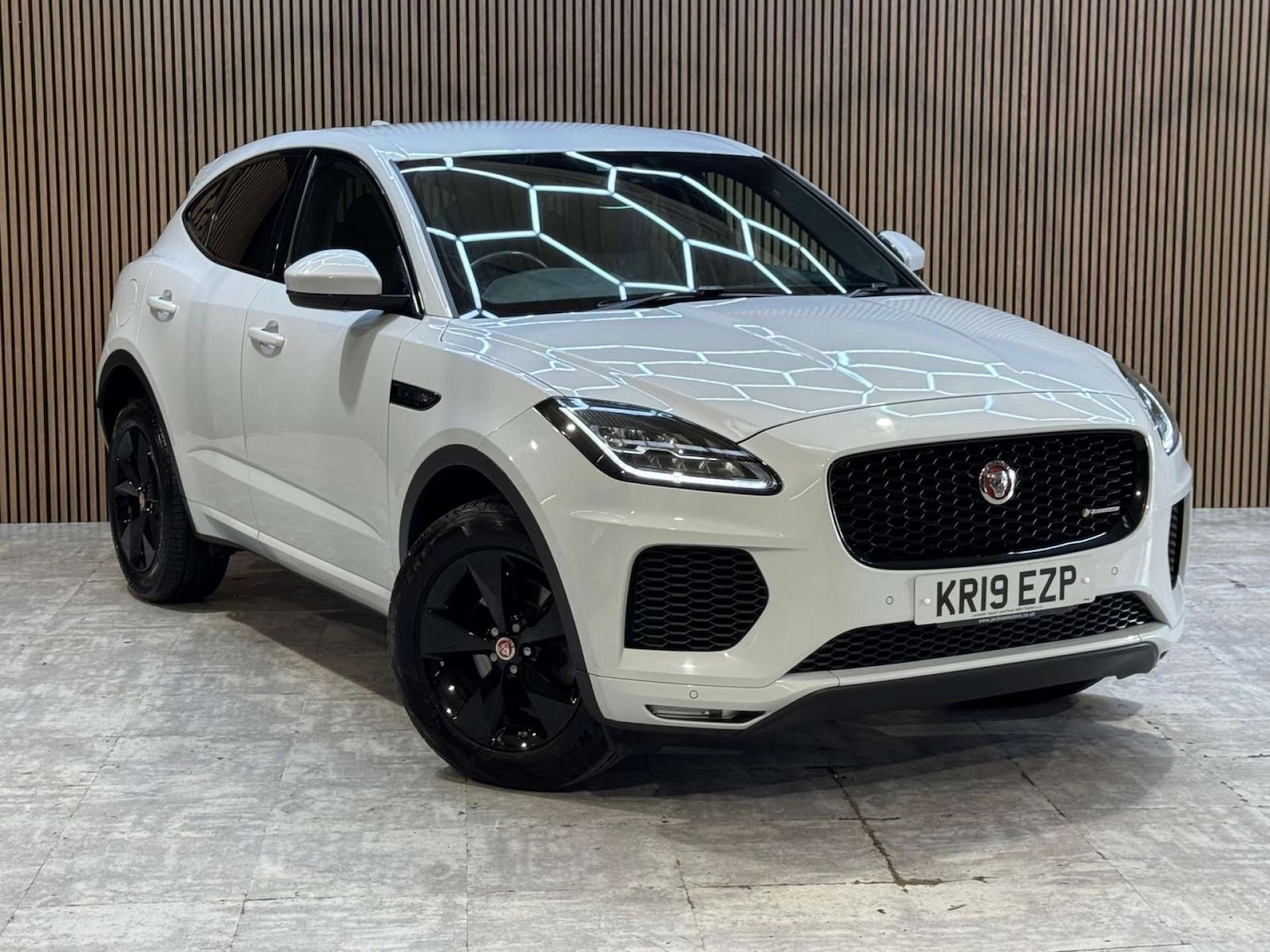 Used Jaguar E-Pace 2019 for sale - 77775396: Photo 8