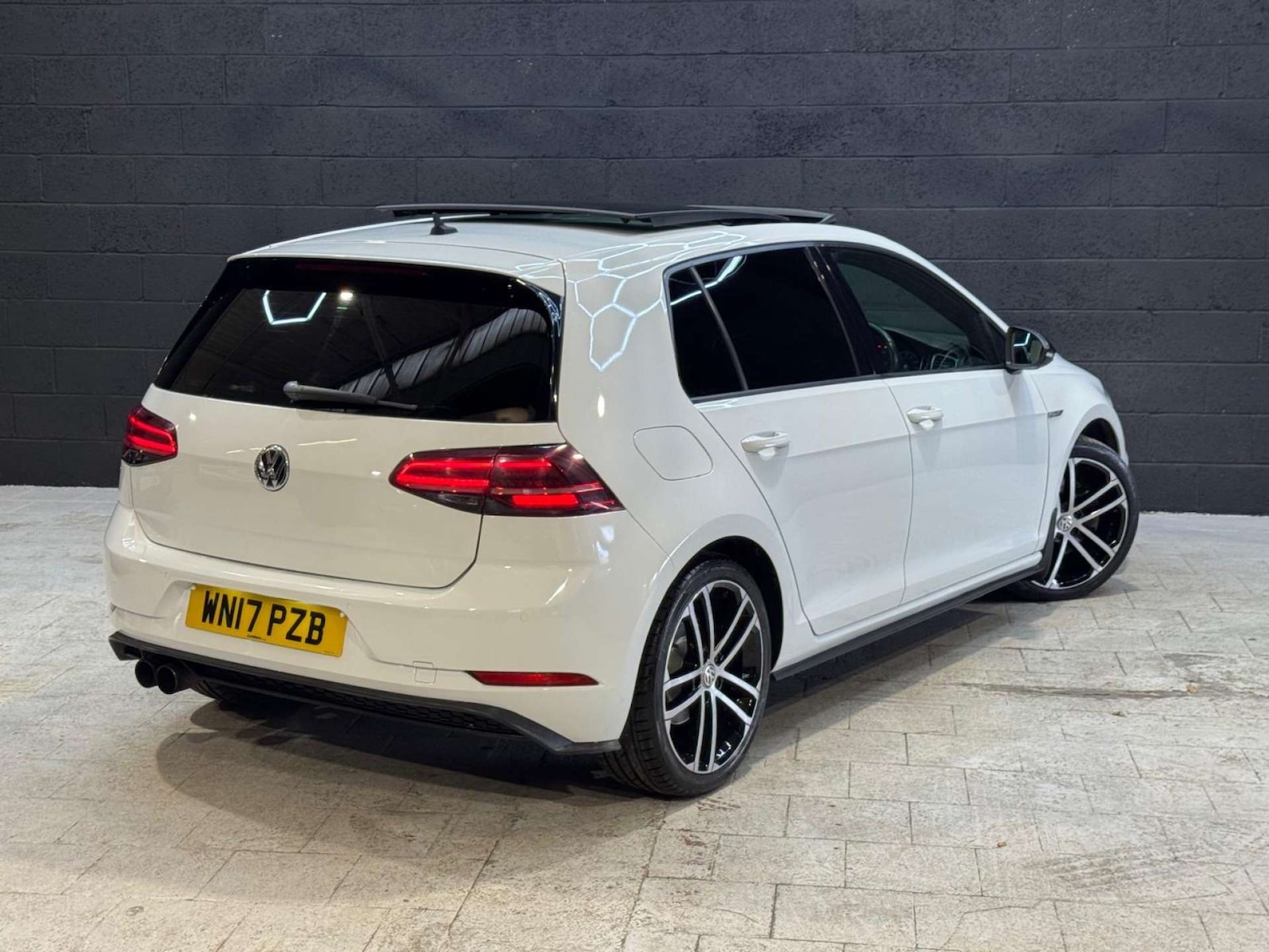 Used Volkswagen Golf 2017 for sale - 76483227: Photo 10