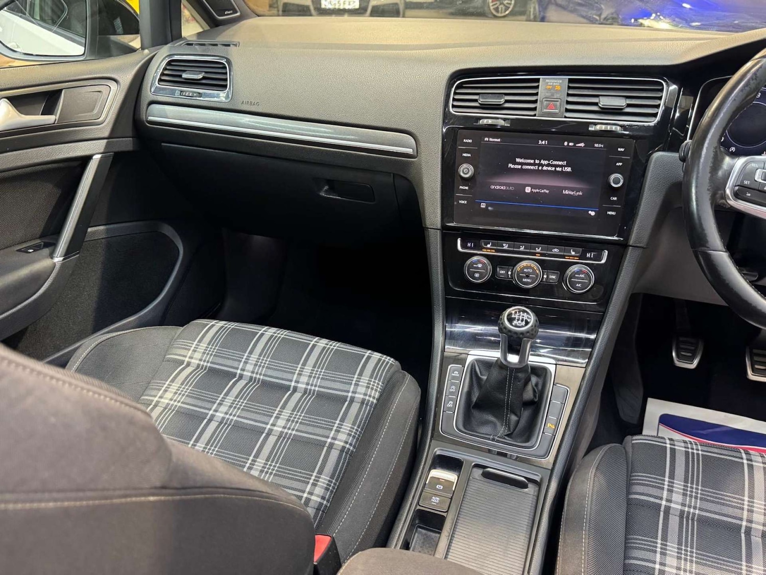 Used Volkswagen Golf 2017 for sale - 76483227: Photo 18