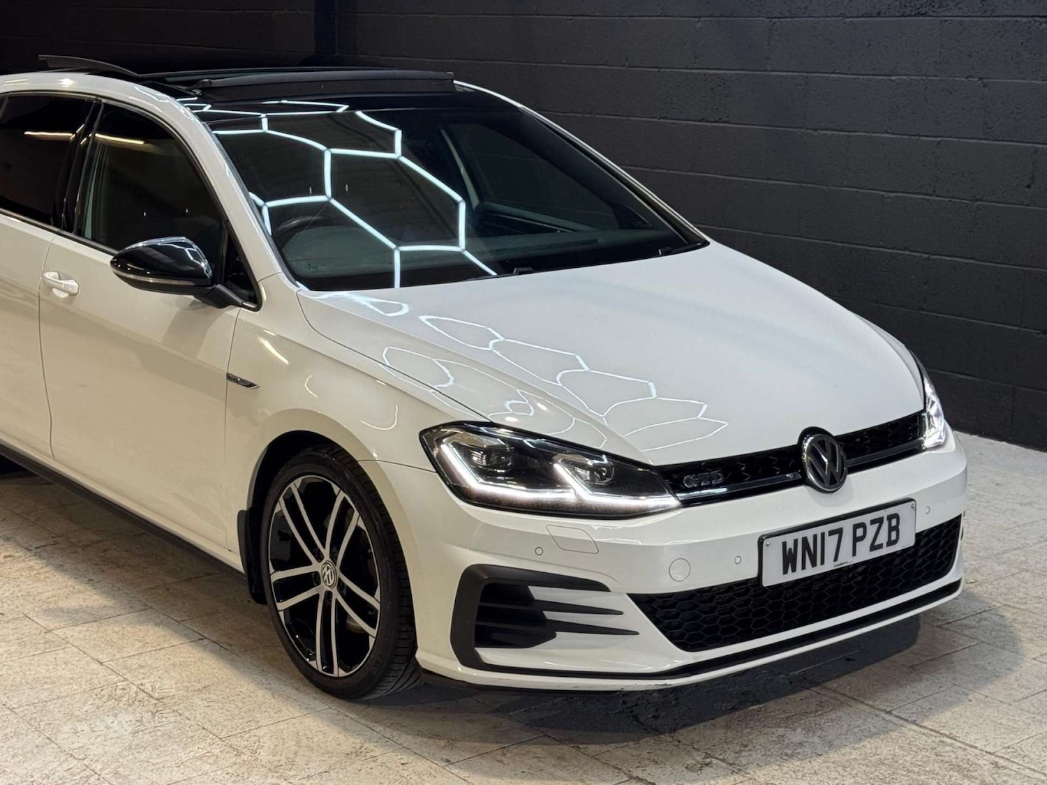 Used Volkswagen Golf 2017 for sale - 76483227: Photo 28