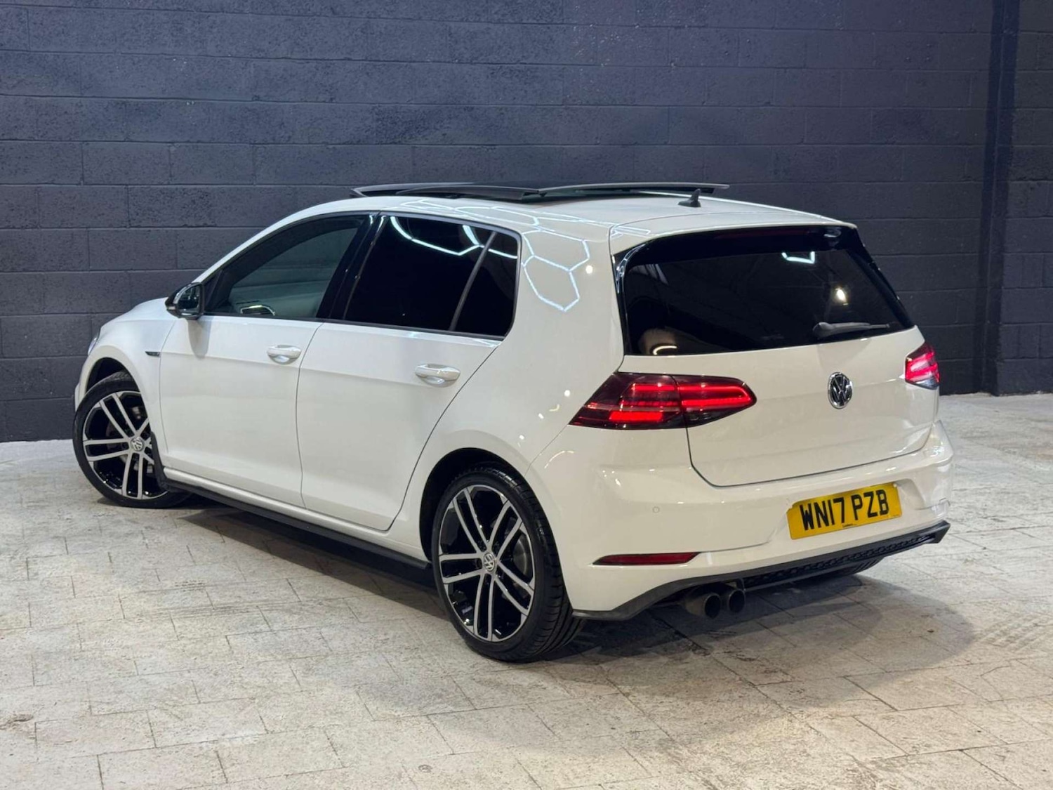 Used Volkswagen Golf 2017 for sale - 76483227: Photo 33