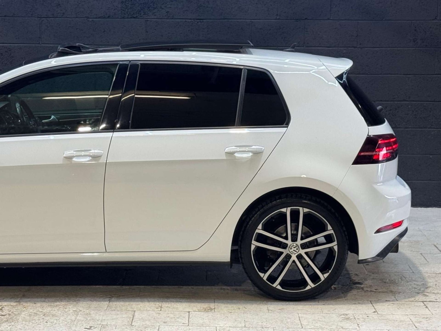 Used Volkswagen Golf 2017 for sale - 76483227: Photo 37