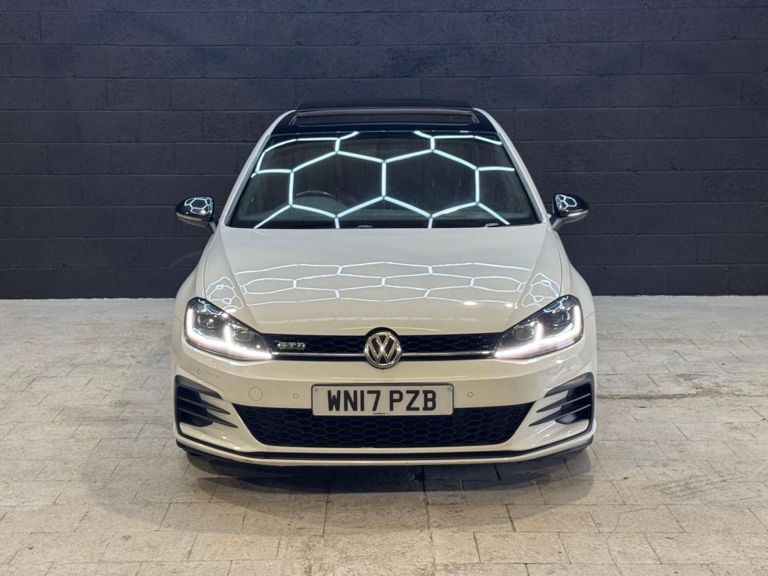 Used Volkswagen Golf 2017 for sale - 76483227: Photo 41