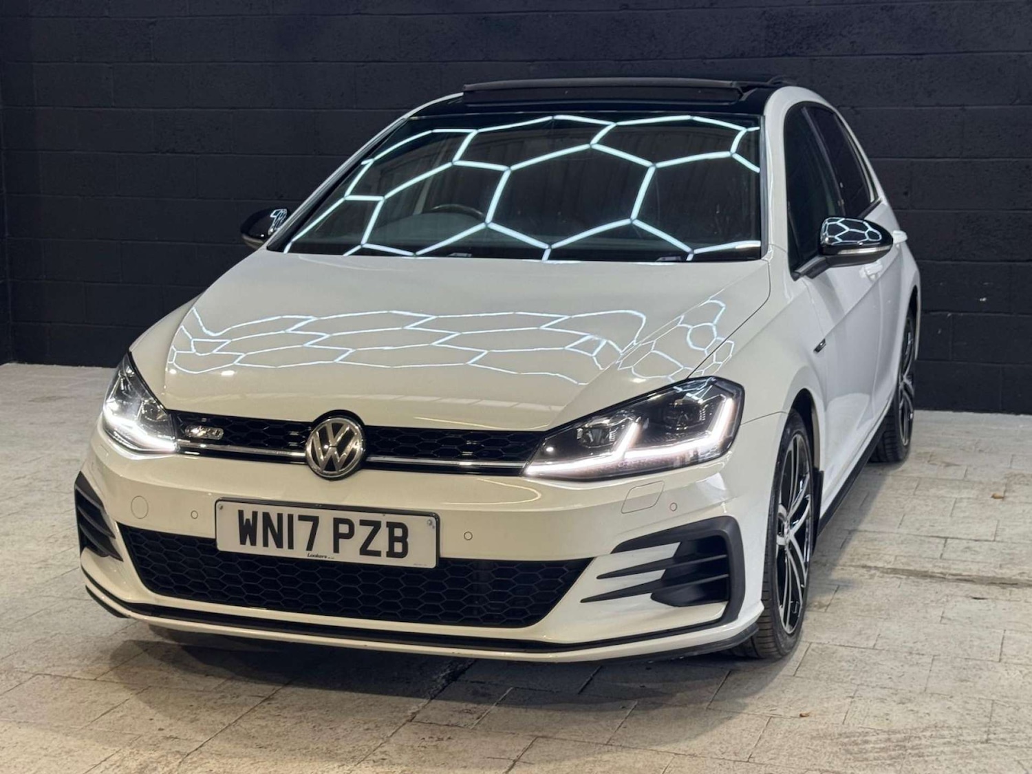 Used Volkswagen Golf 2017 for sale - 76483227: Photo 43