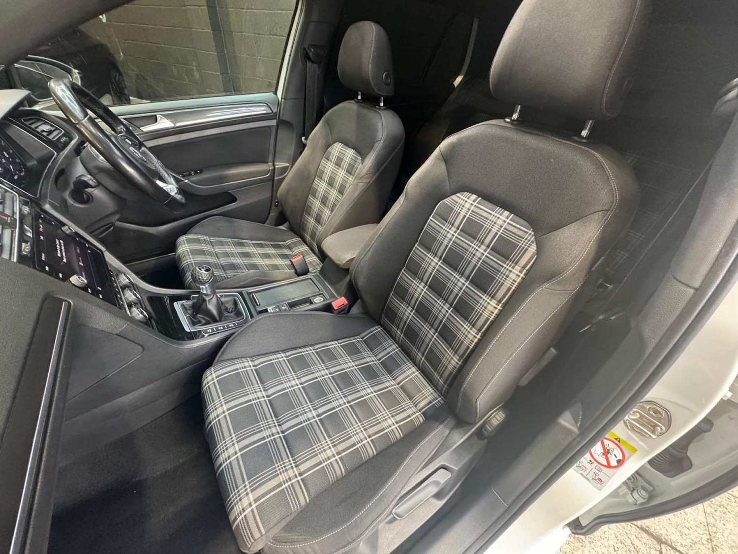 Used Volkswagen Golf 2017 for sale - 76483227: Photo 59