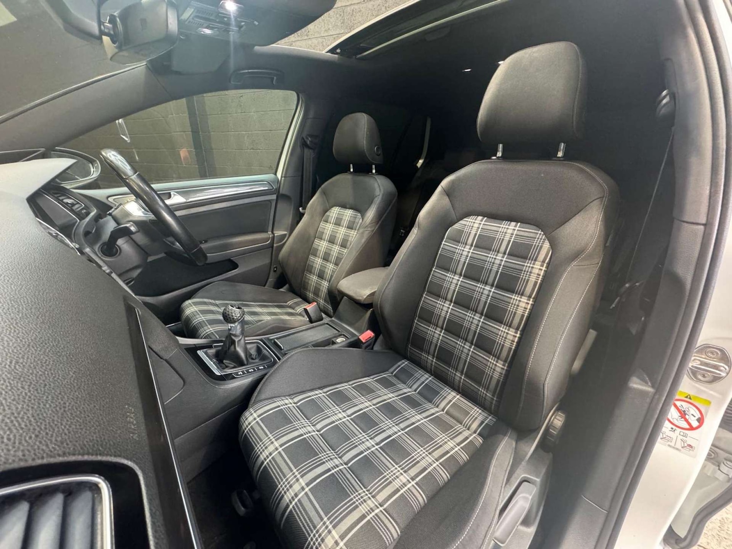 Used Volkswagen Golf 2017 for sale - 76483227: Photo 60