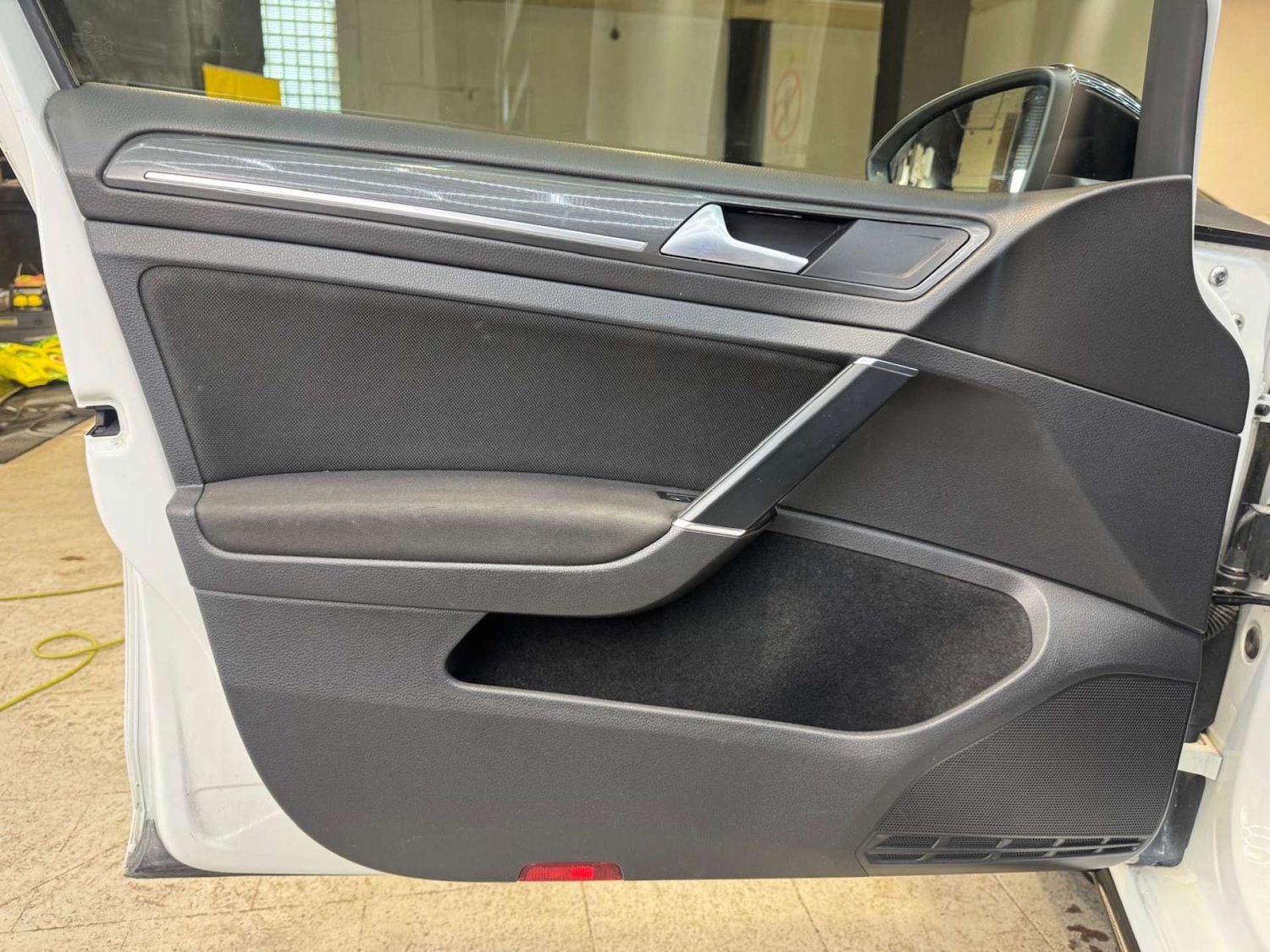 Used Volkswagen Golf 2017 for sale - 76483227: Photo 64