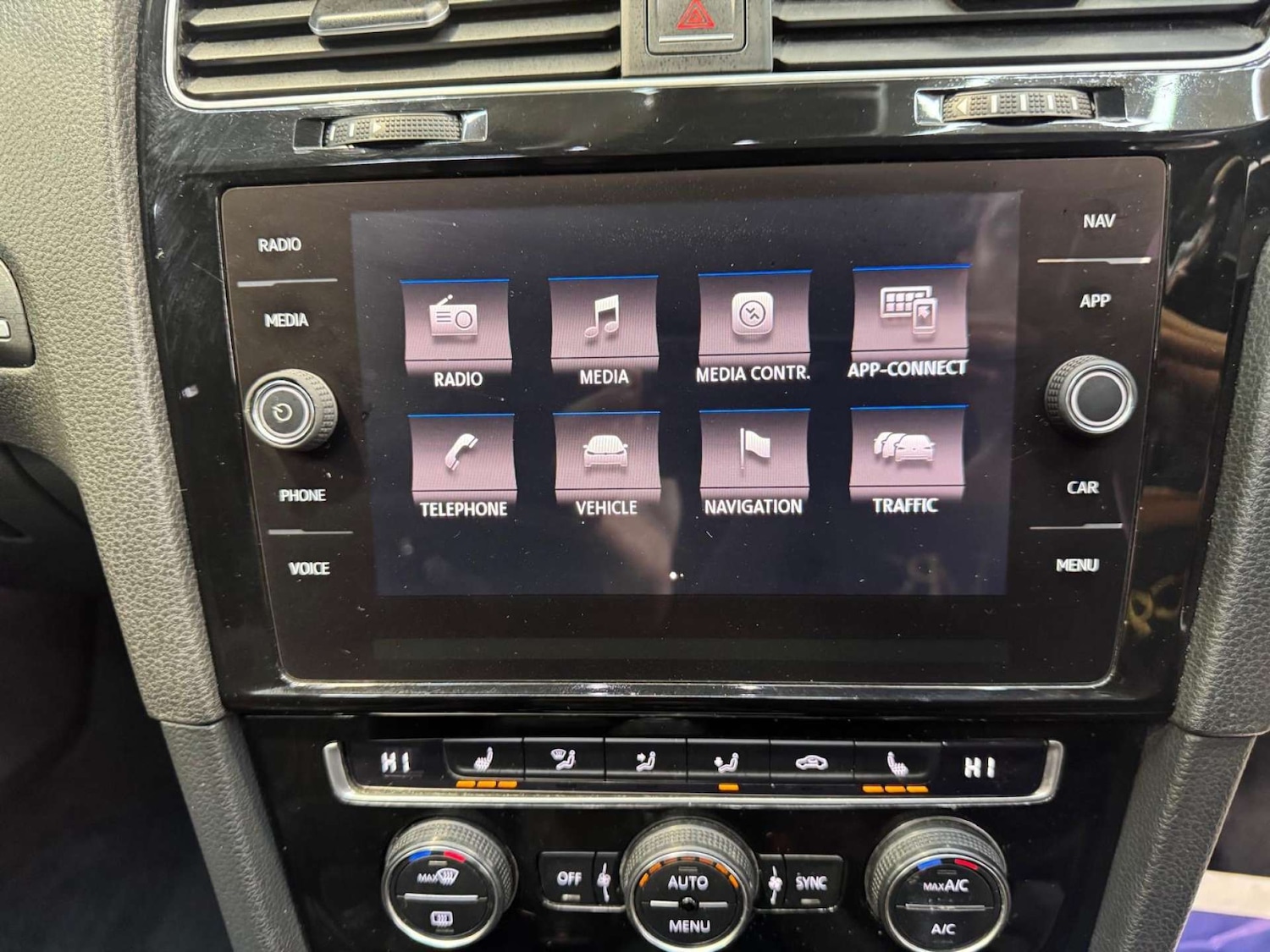 Used Volkswagen Golf 2017 for sale - 76483227: Photo 65