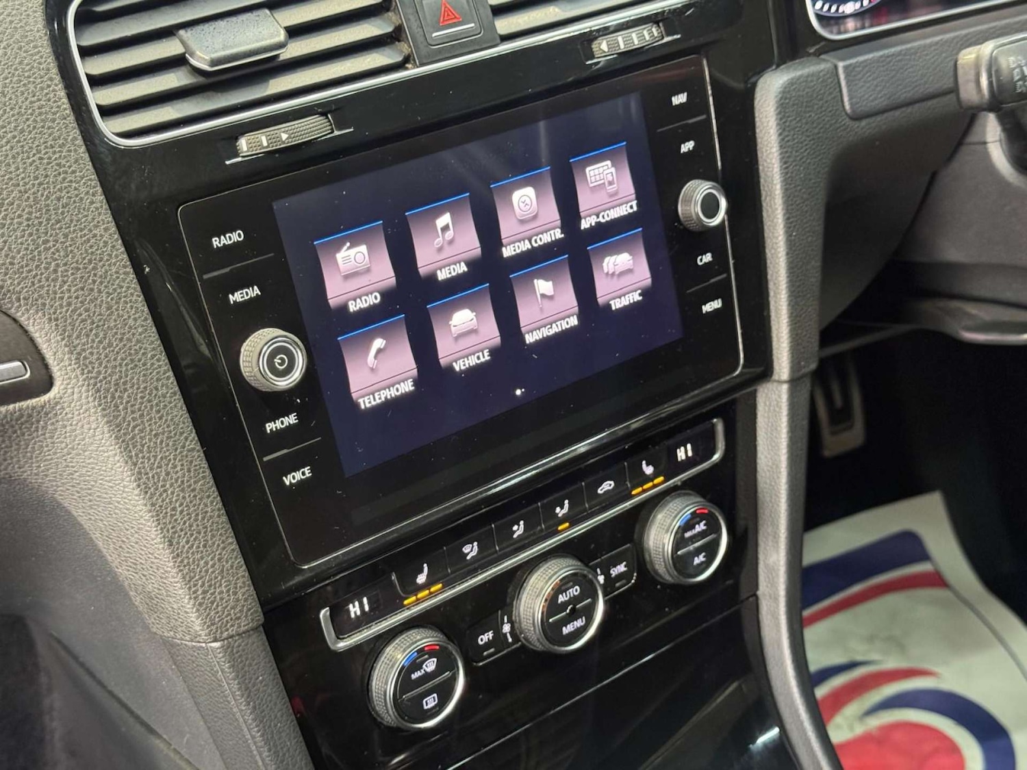 Used Volkswagen Golf 2017 for sale - 76483227: Photo 67