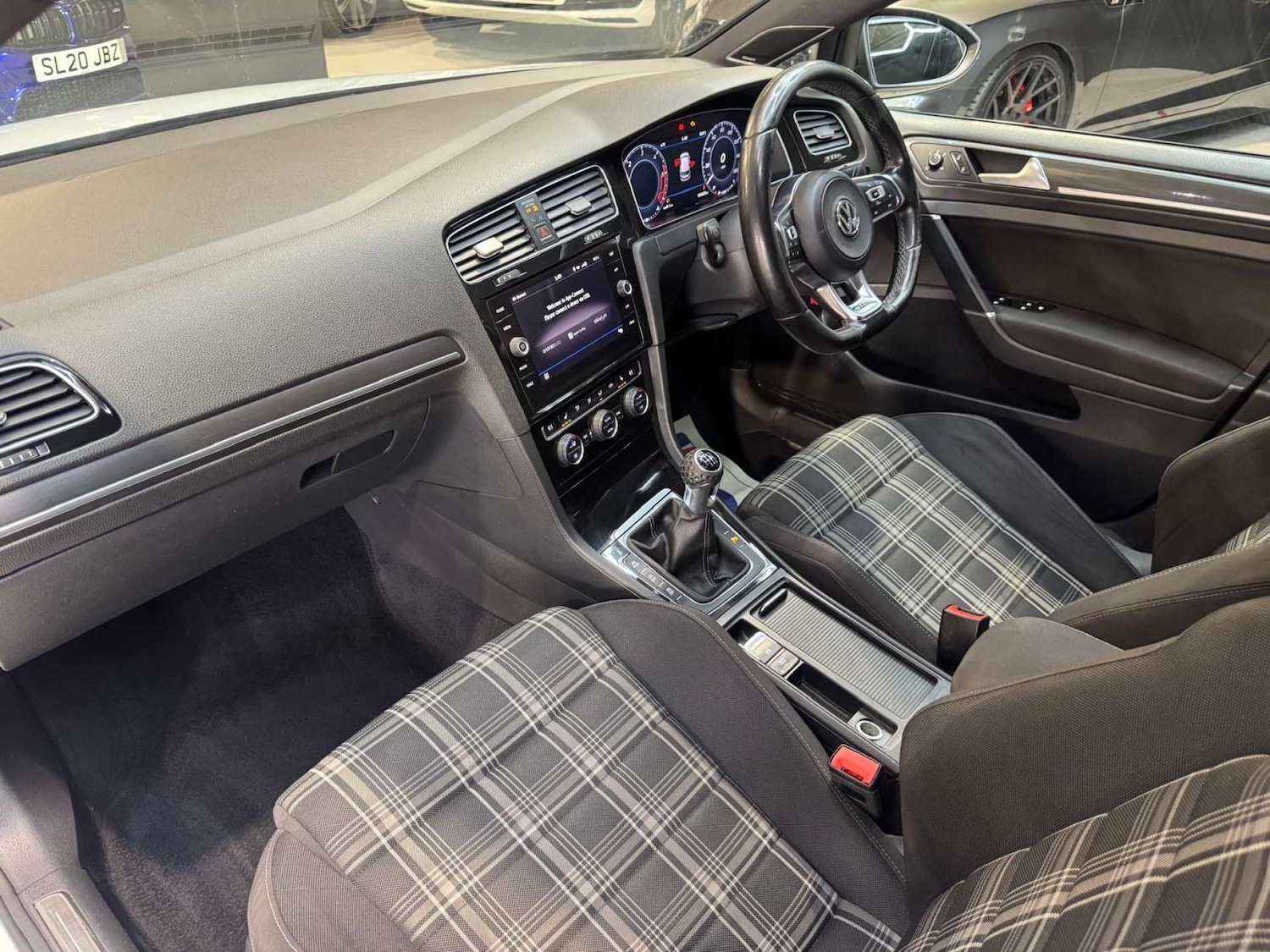 Used Volkswagen Golf 2017 for sale - 76483227: Photo 78