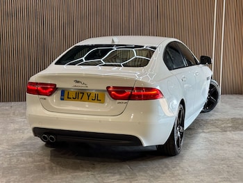 Used Jaguar XE 2017 for sale - 79142671: Photo