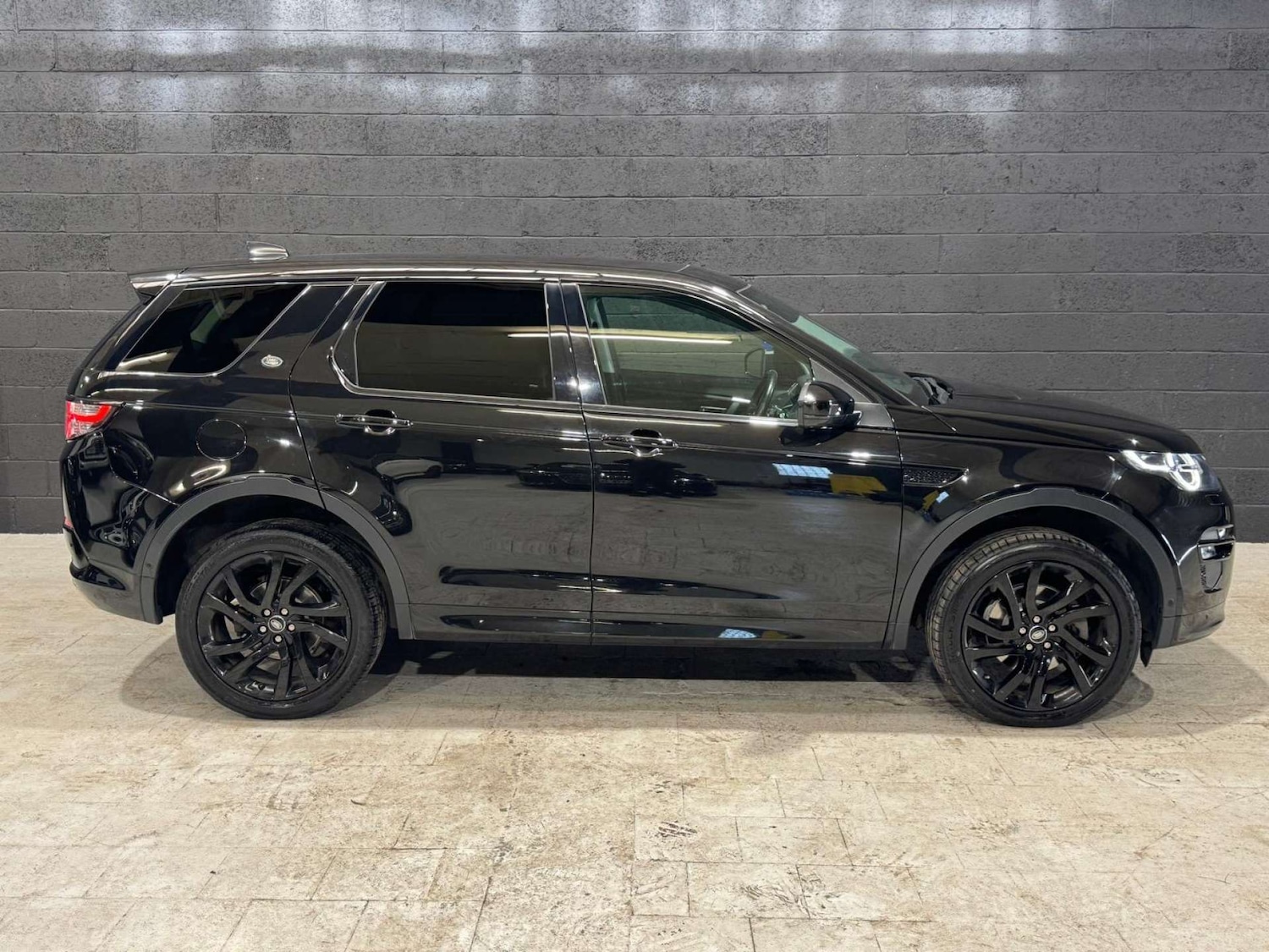 Used Land Rover Discovery Sport 2019 for sale - 76065836: Photo 13