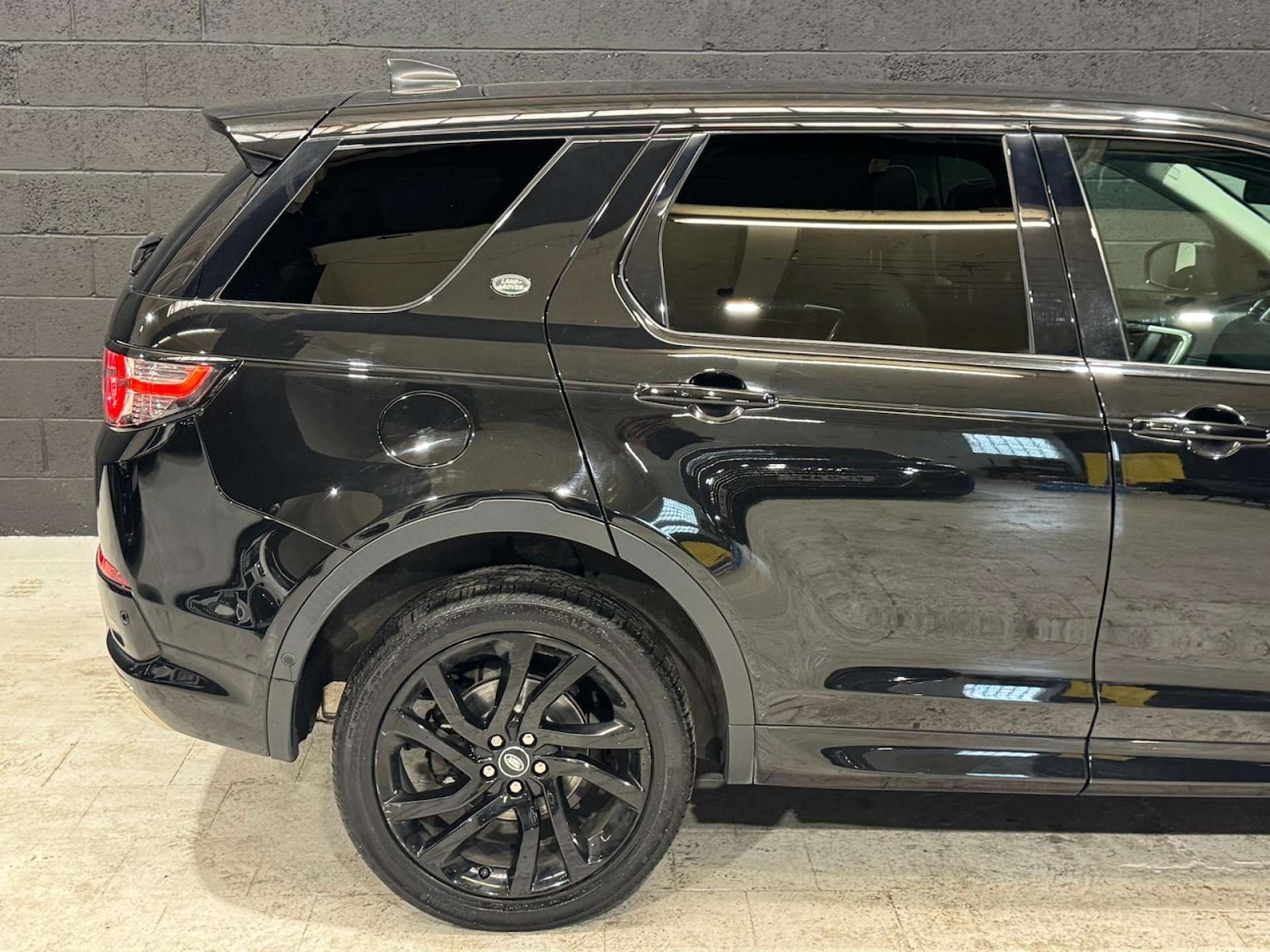Used Land Rover Discovery Sport 2019 for sale - 76065836: Photo 27