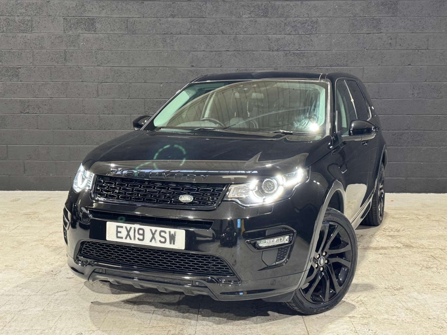 Used Land Rover Discovery Sport 2019 for sale - 76065836: Photo 3
