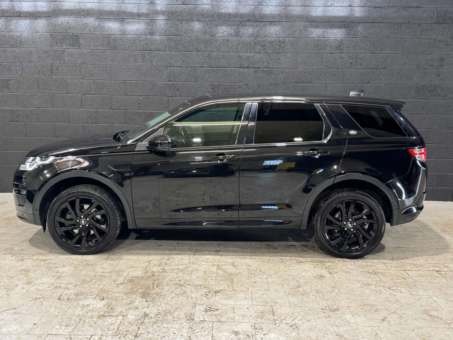 Used Land Rover Discovery Sport 2019 for sale - 76065836: Photo 36