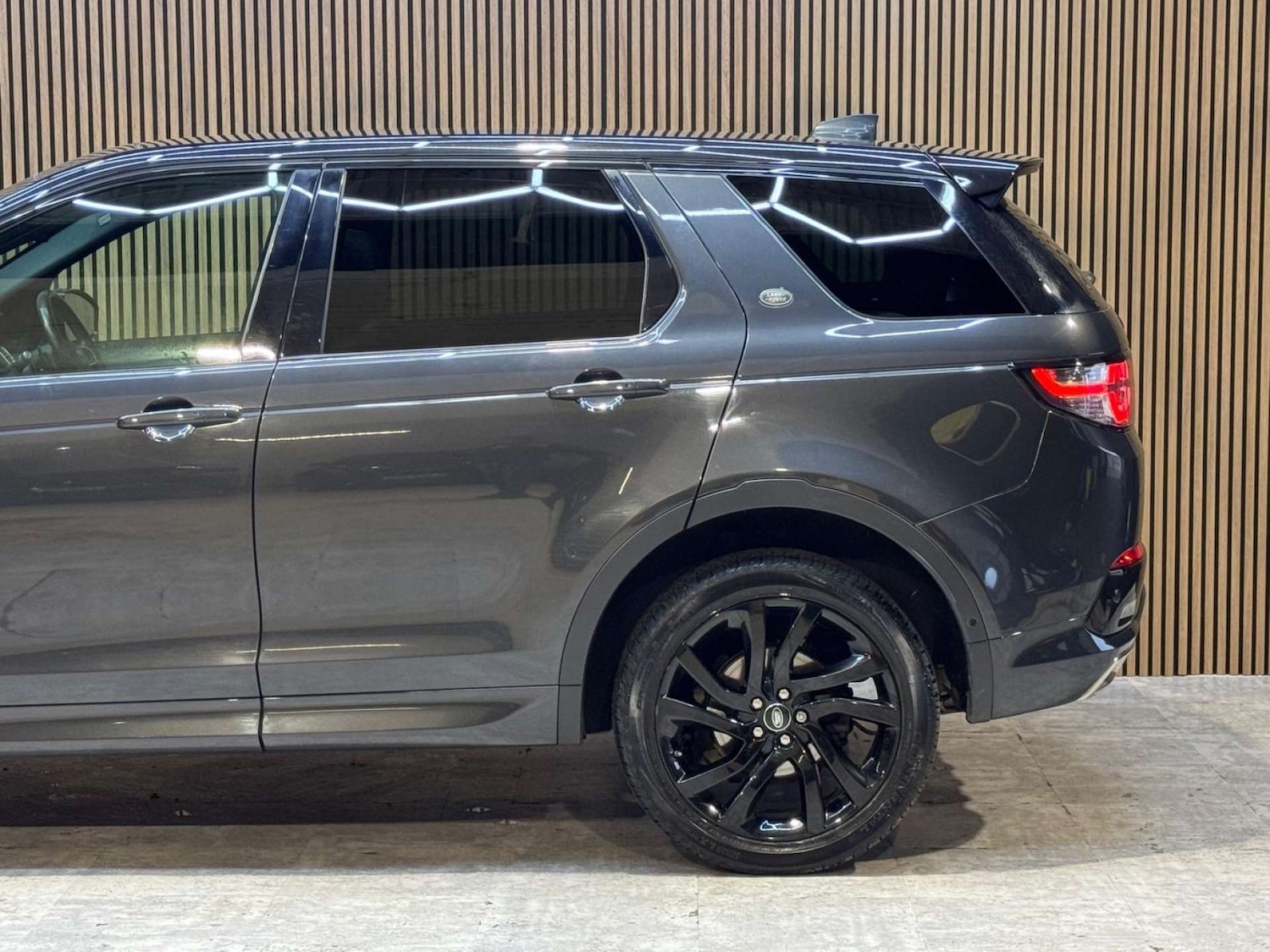 Used Land Rover Discovery Sport 2017 for sale - 77833271: Photo 16