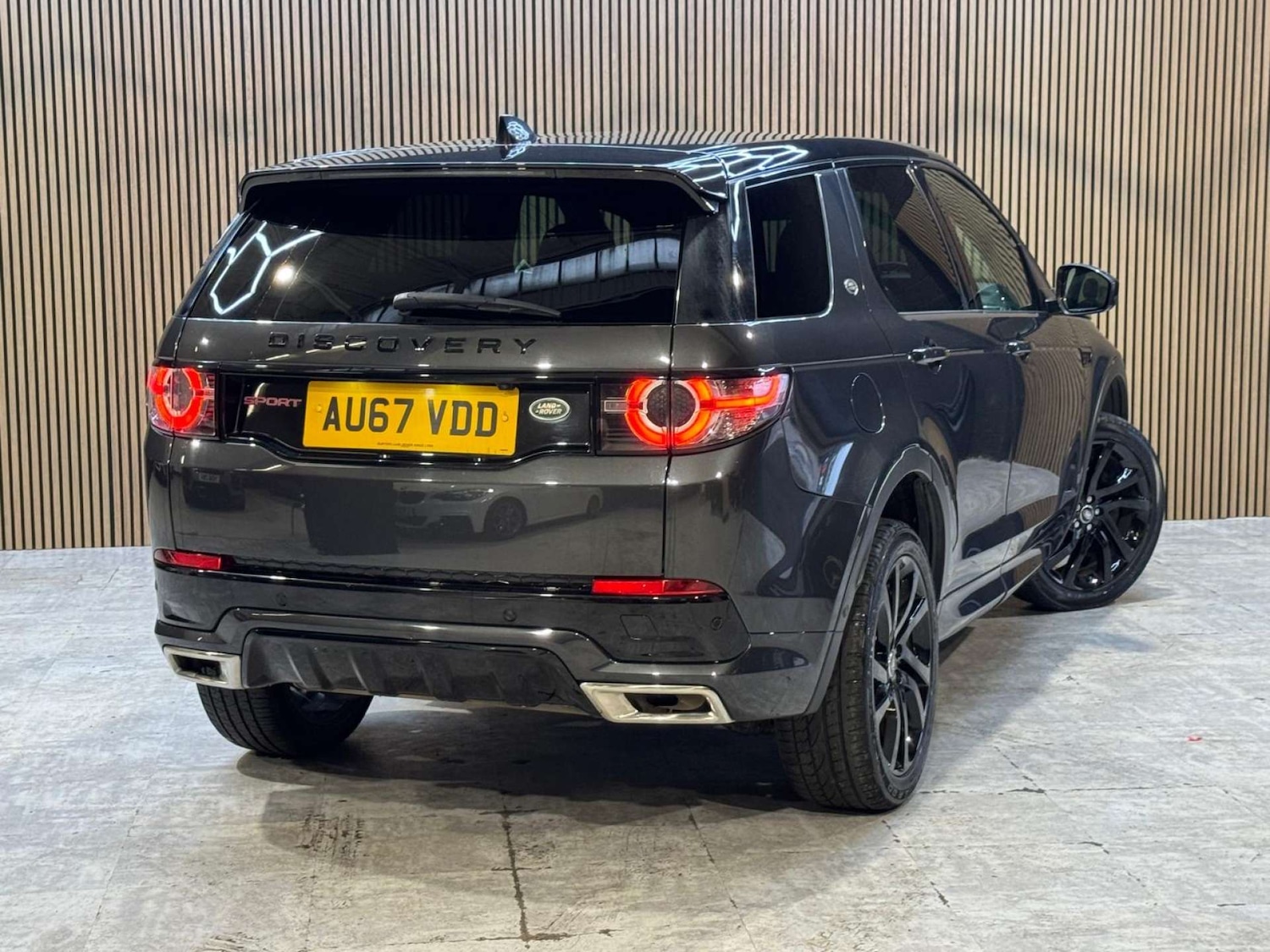 Used Land Rover Discovery Sport 2017 for sale - 77833271: Photo 2