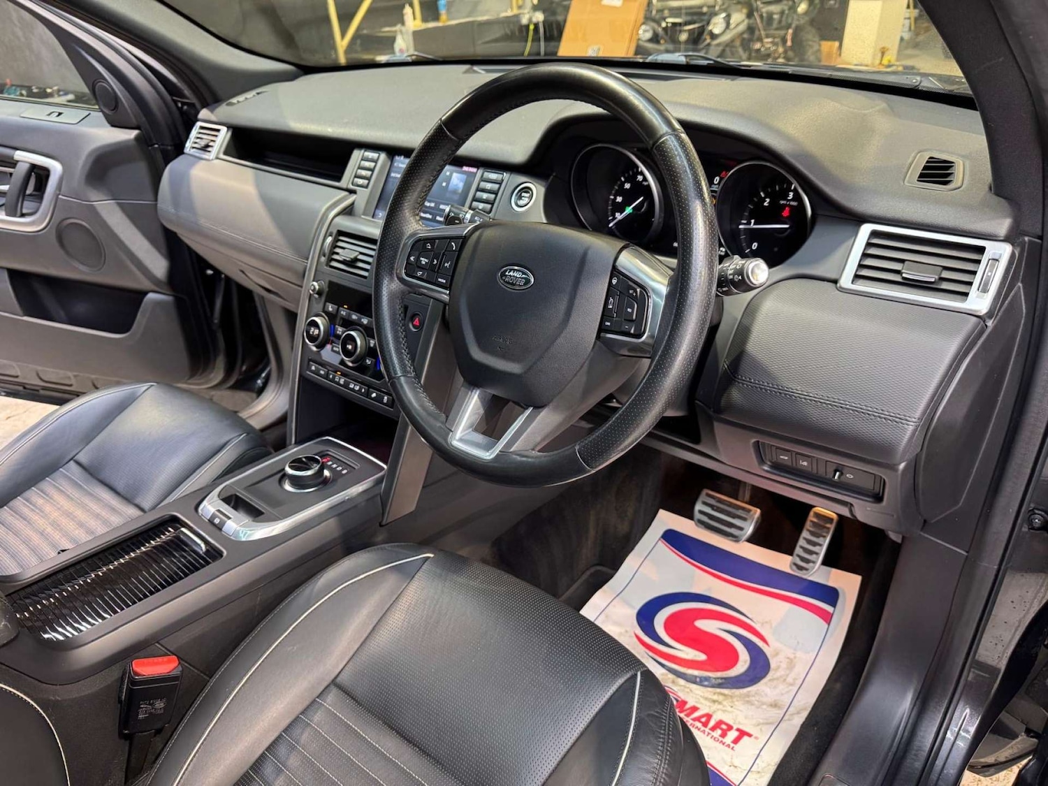 Used Land Rover Discovery Sport 2017 for sale - 77833271: Photo 3