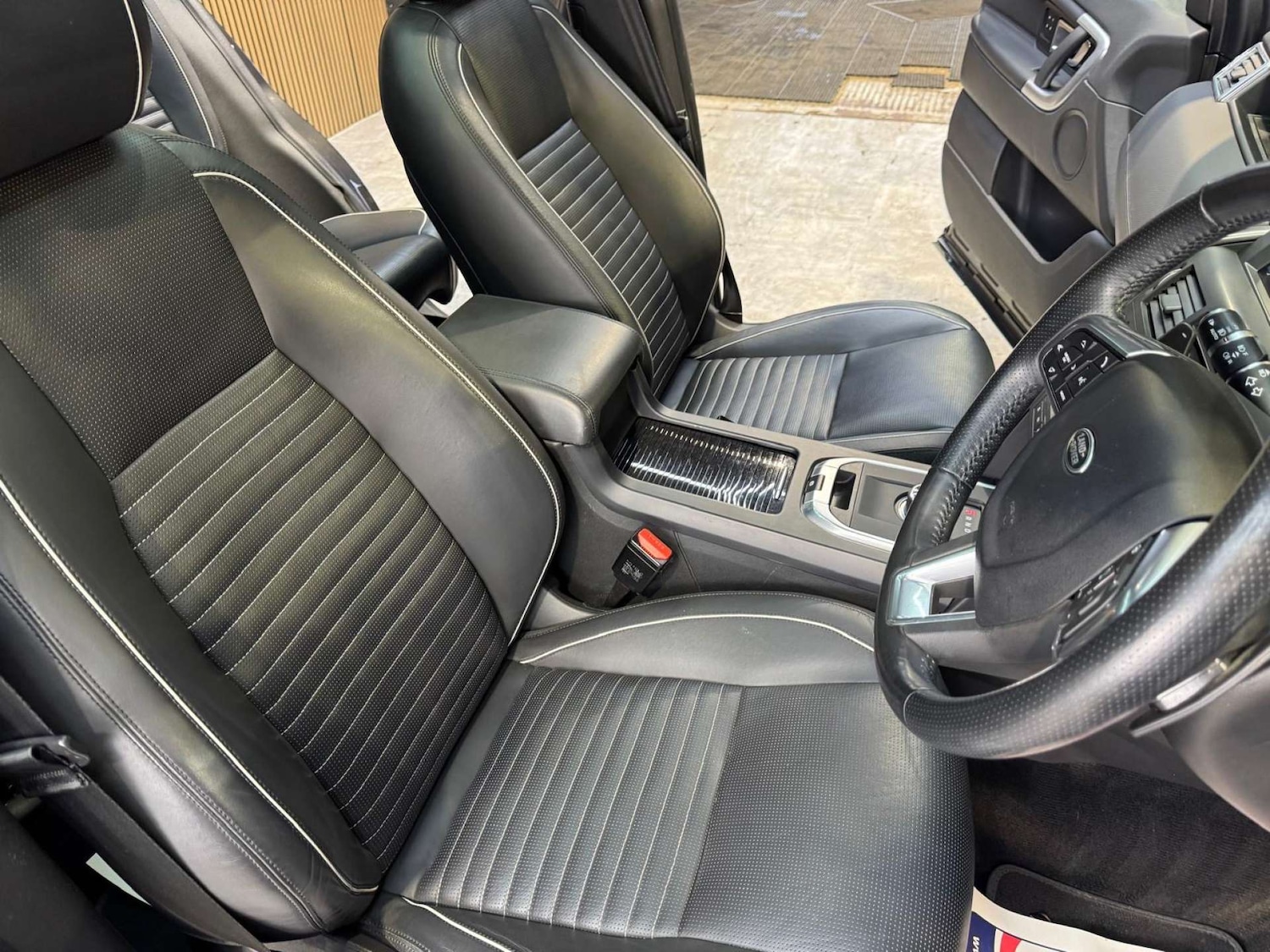 Used Land Rover Discovery Sport 2017 for sale - 77833271: Photo 43