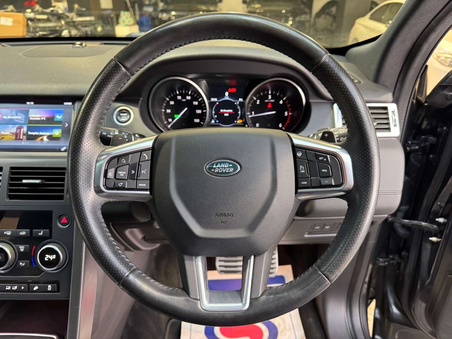 Used Land Rover Discovery Sport 2017 for sale - 77833271: Photo 45