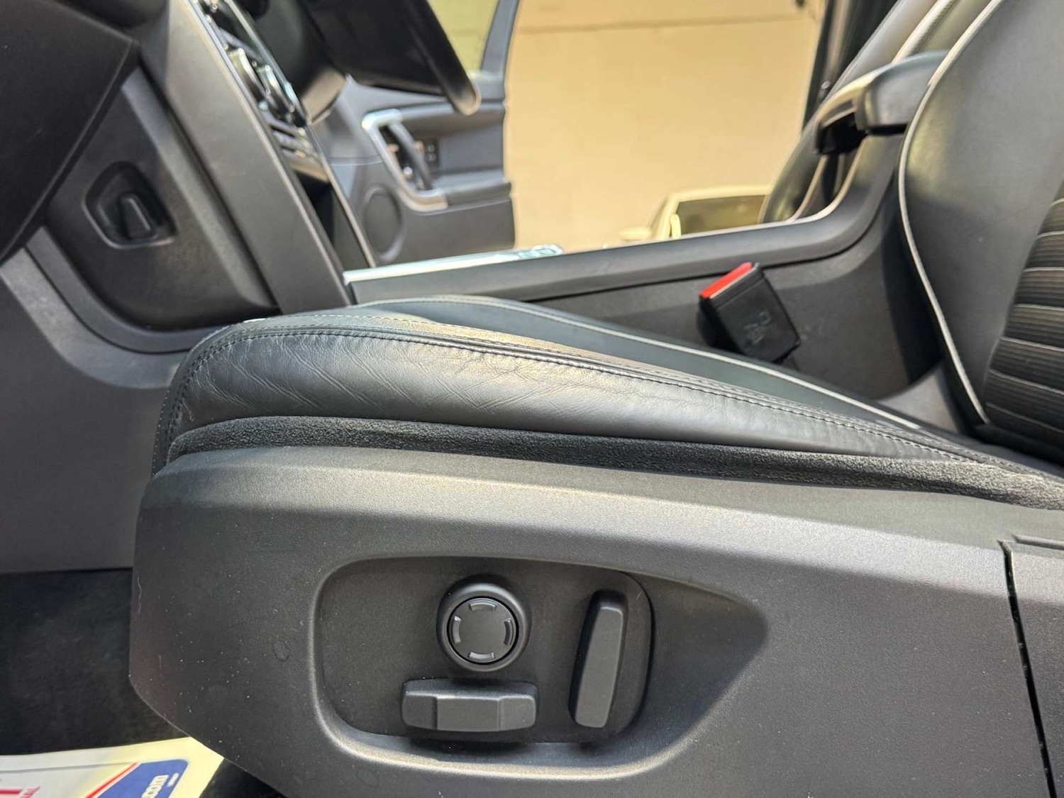 Used Land Rover Discovery Sport 2017 for sale - 77833271: Photo 77