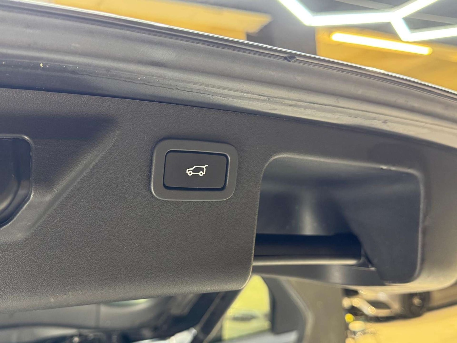 Used Land Rover Discovery Sport 2017 for sale - 77833271: Photo 88