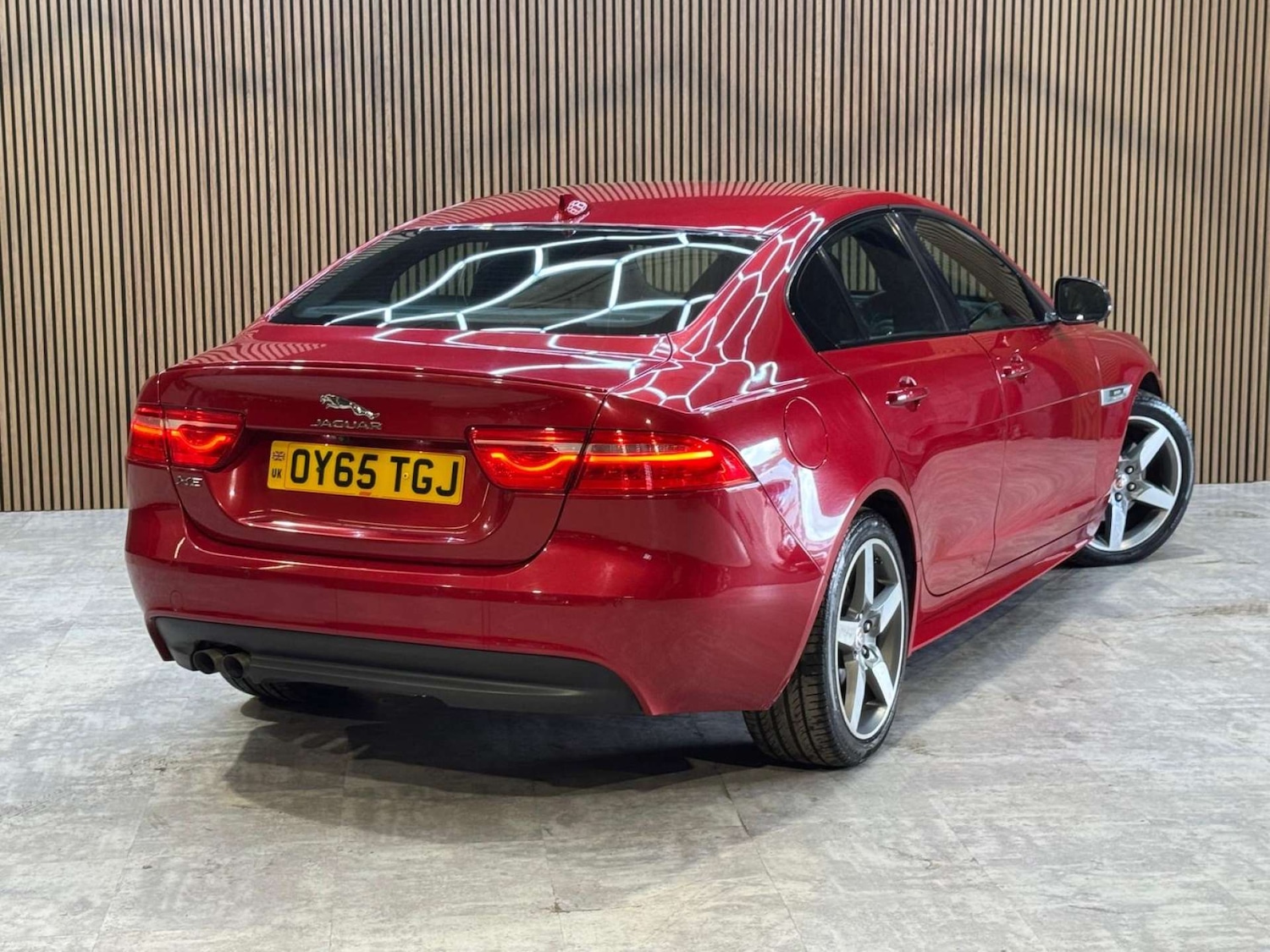 Used Jaguar XE 2015 for sale - 78172532: Photo 2