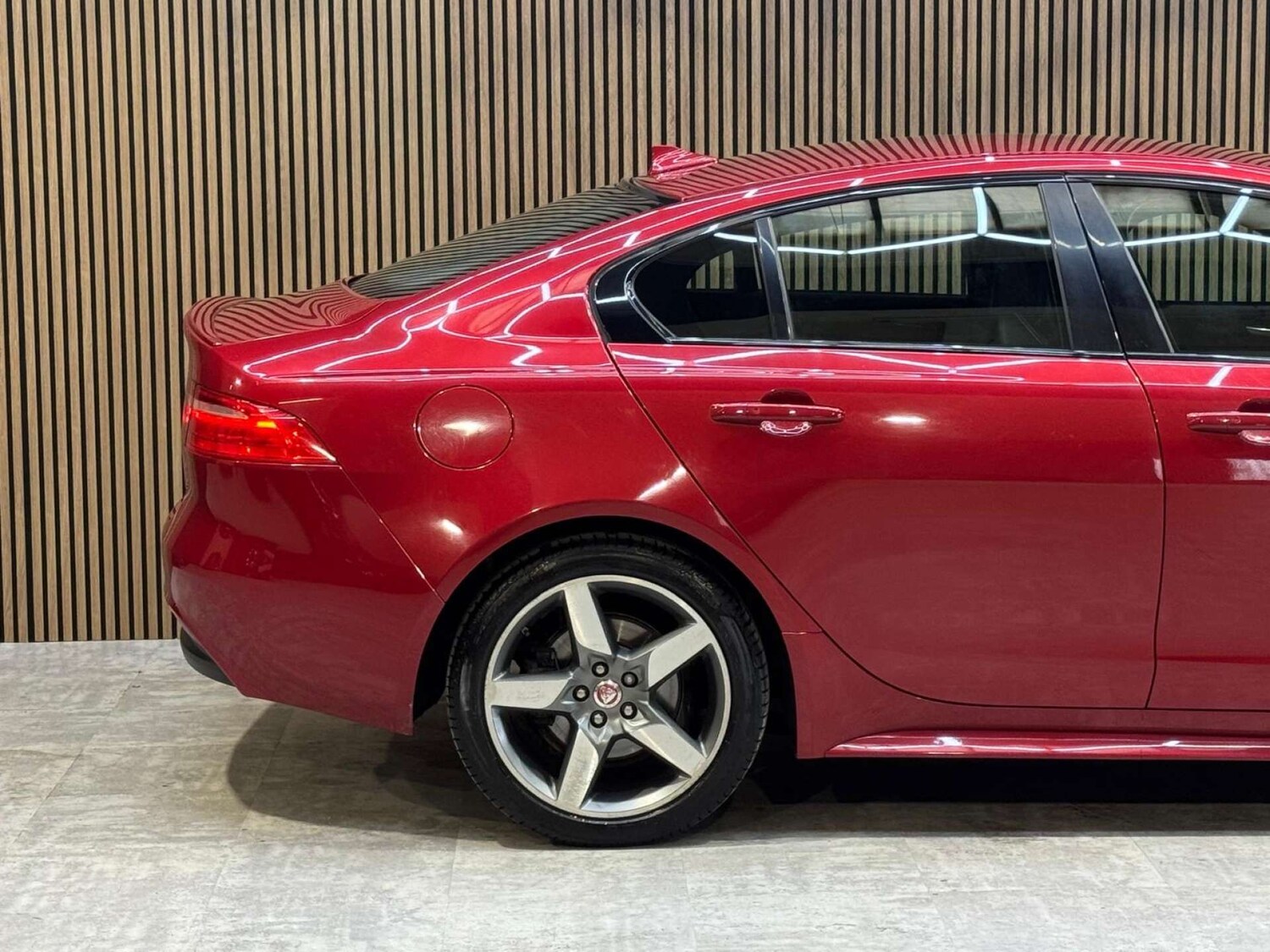 Used Jaguar XE 2015 for sale - 78172532: Photo 20