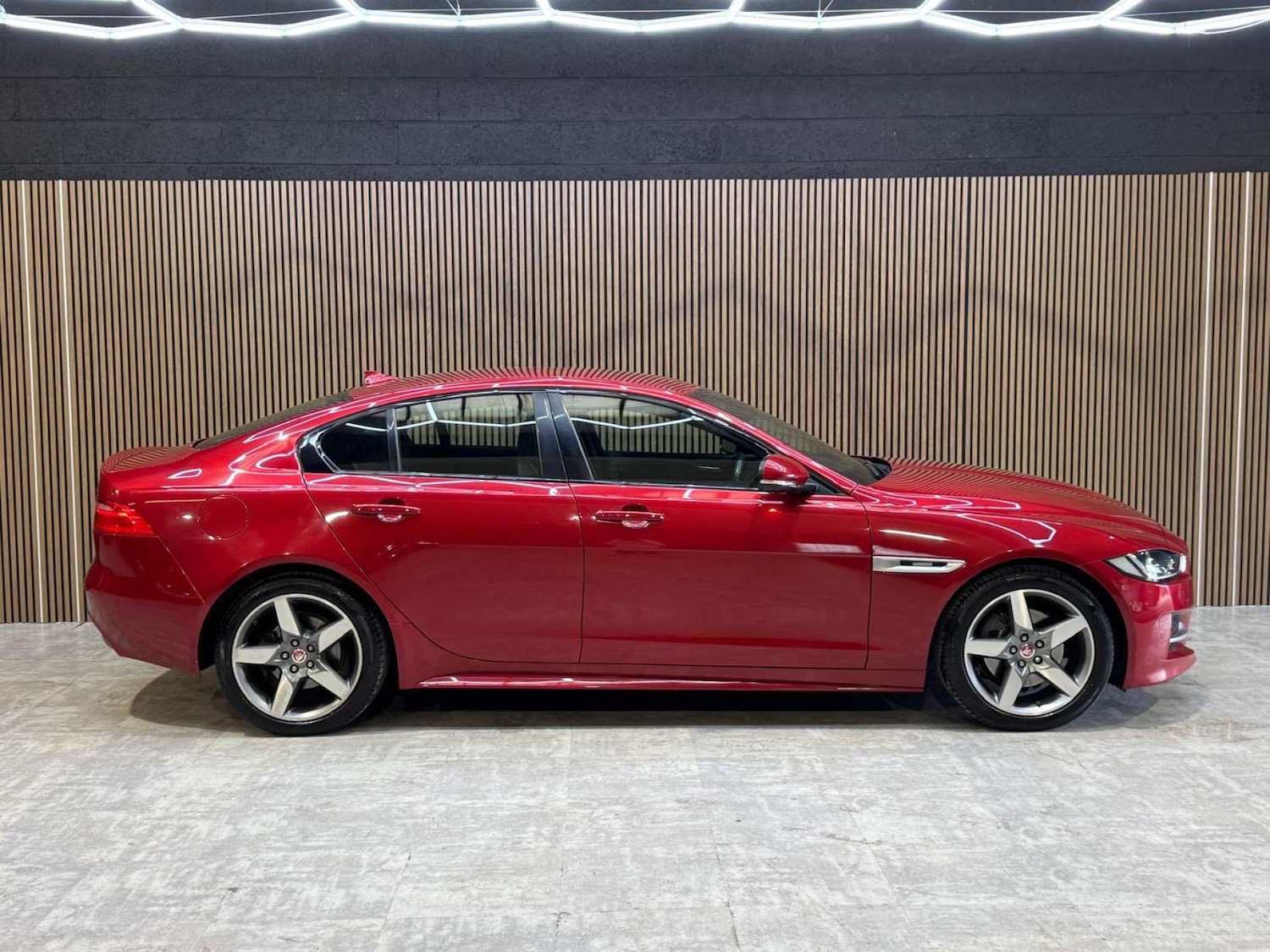 Used Jaguar XE 2015 for sale - 78172532: Photo 21
